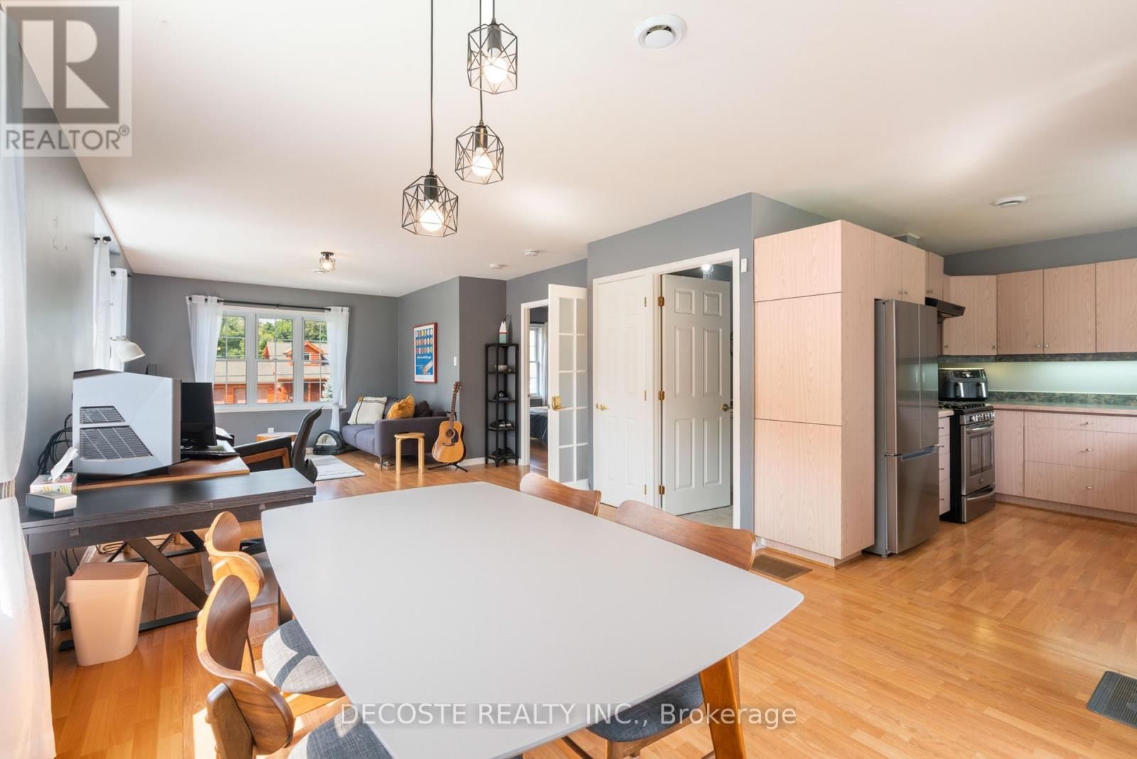 6123 MACBAIN STREET Image 19