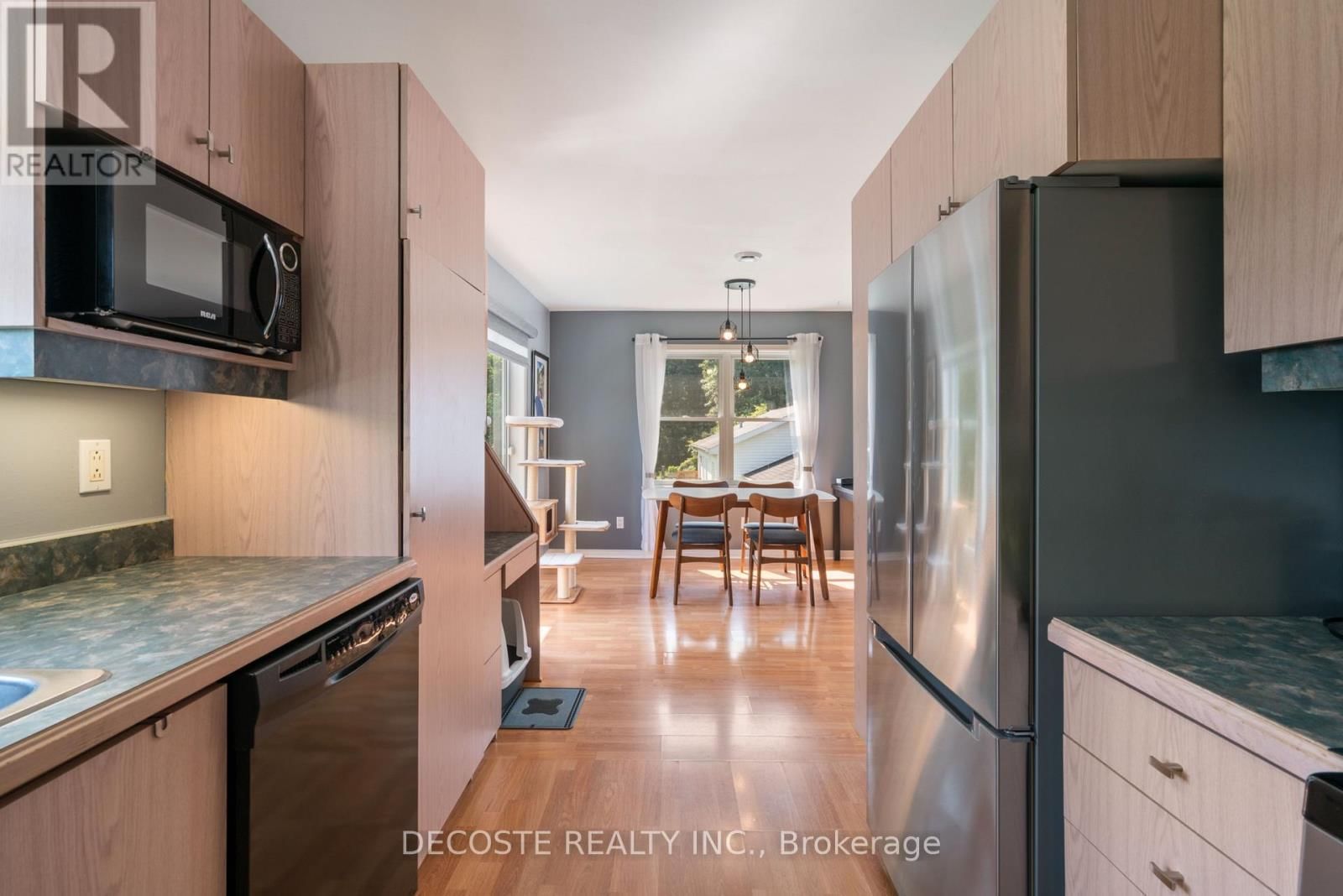 6123 MACBAIN STREET Image 20