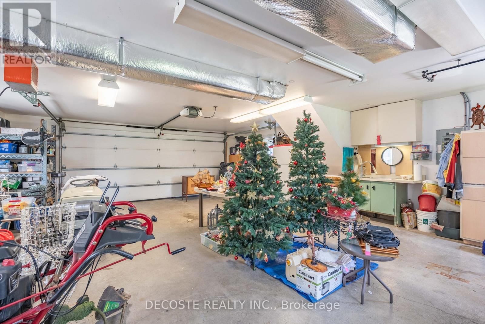 6123 MACBAIN STREET Image 24