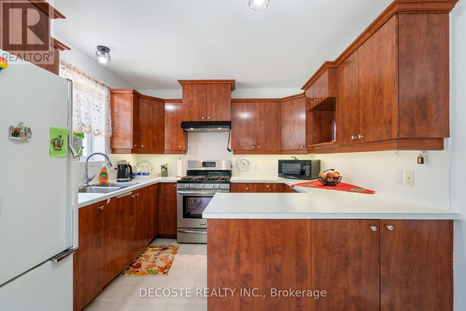 6123 MACBAIN STREET Image 7