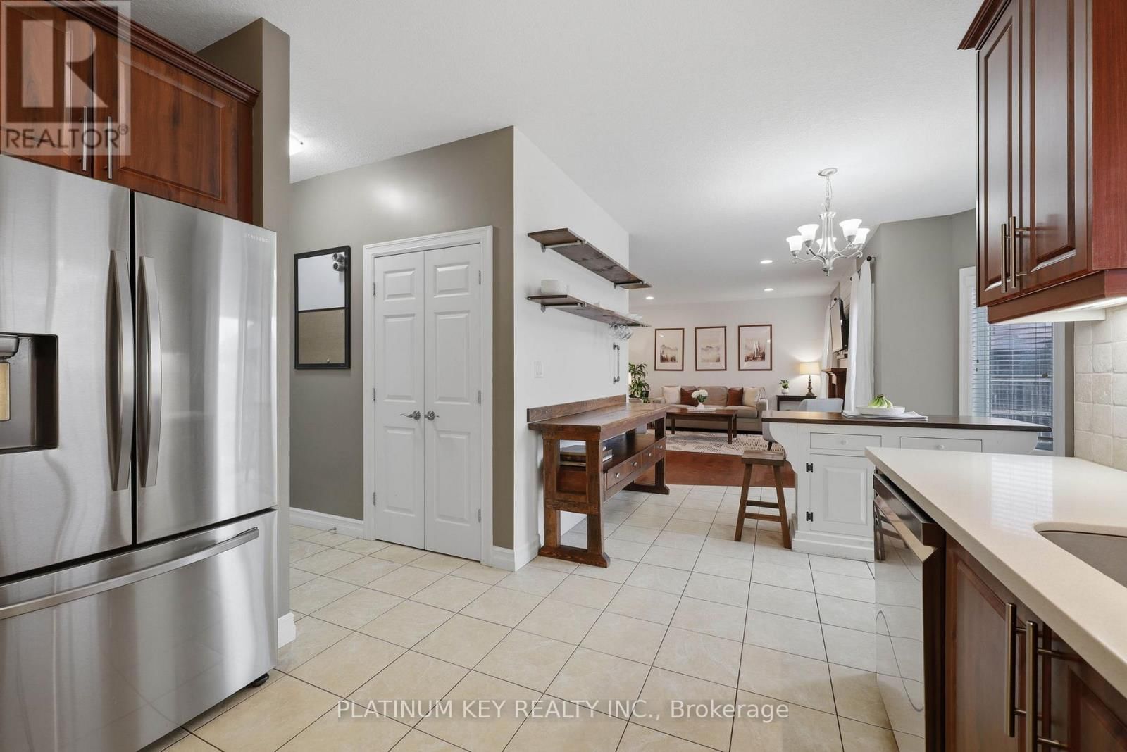 979 MOY CRESCENT Image 16