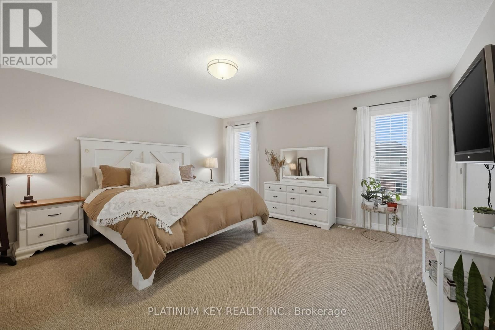 979 MOY CRESCENT Image 19