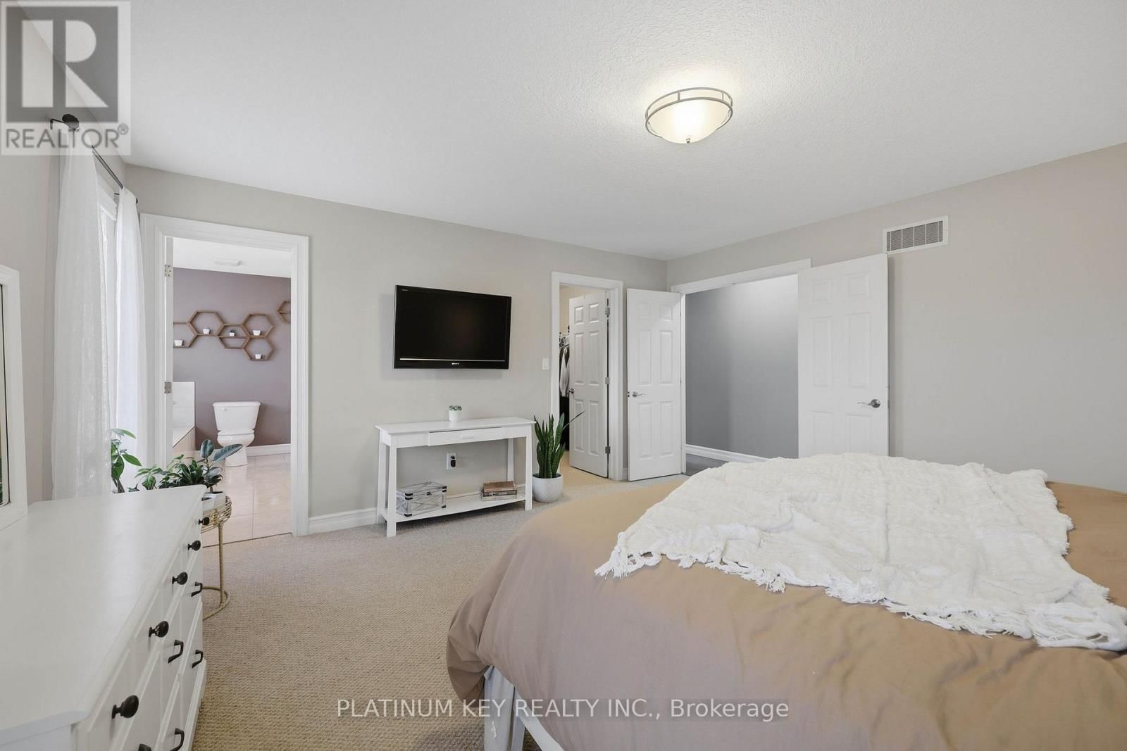 979 MOY CRESCENT Image 20