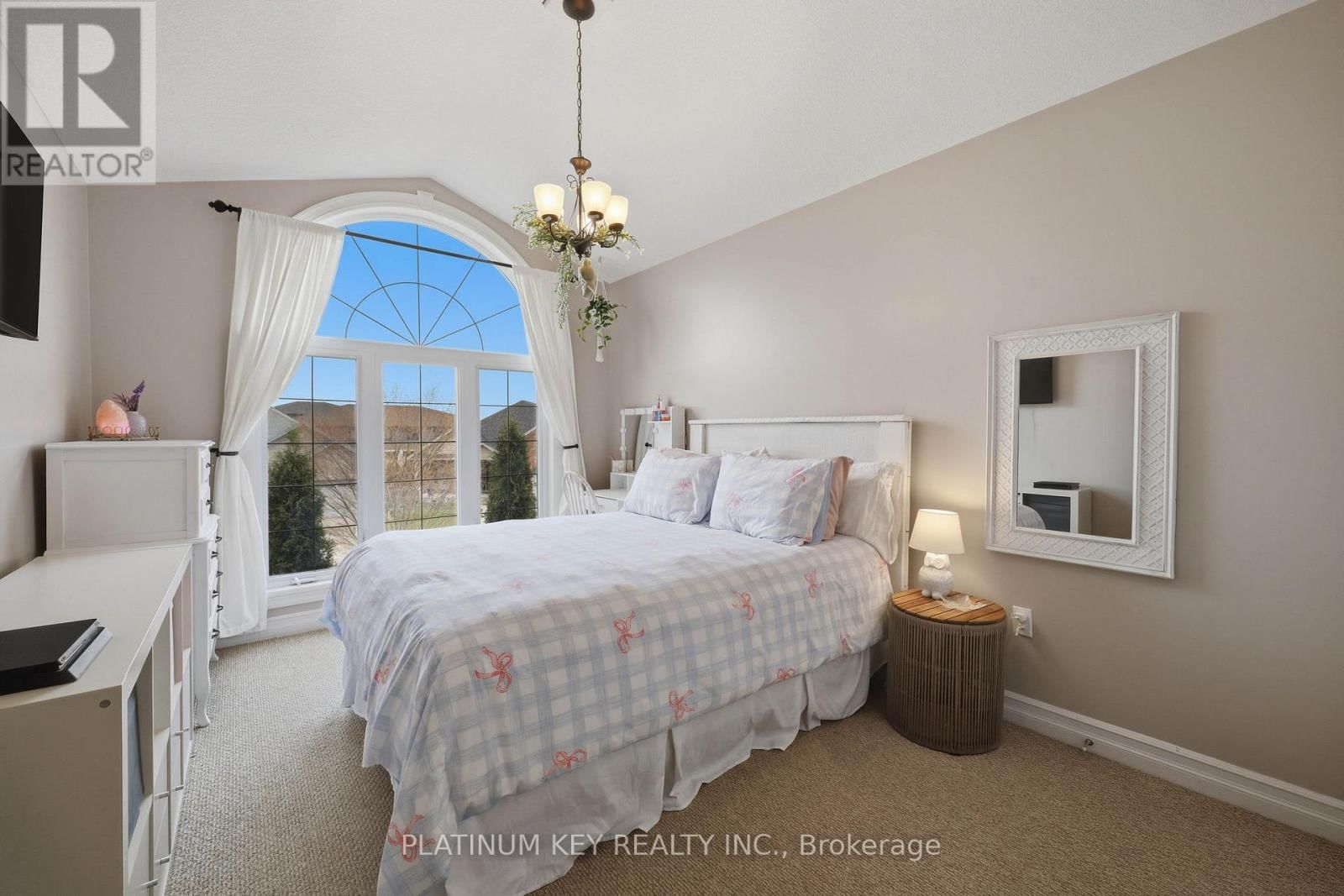 979 MOY CRESCENT Image 23