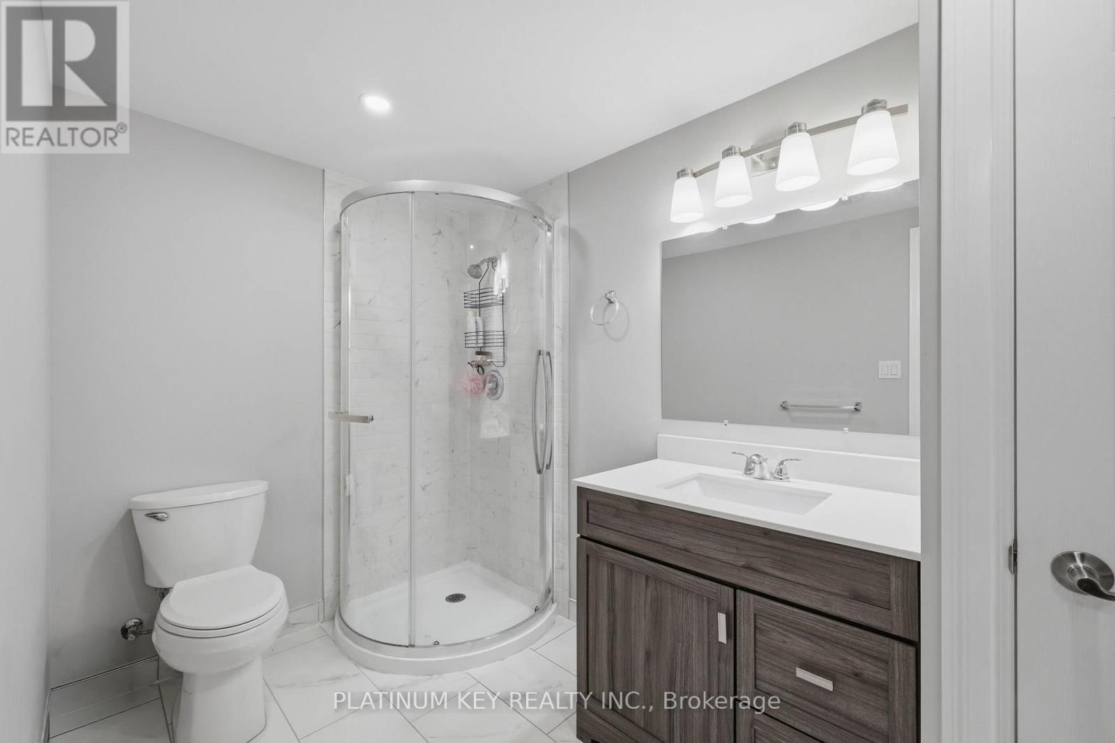 979 MOY CRESCENT Image 33