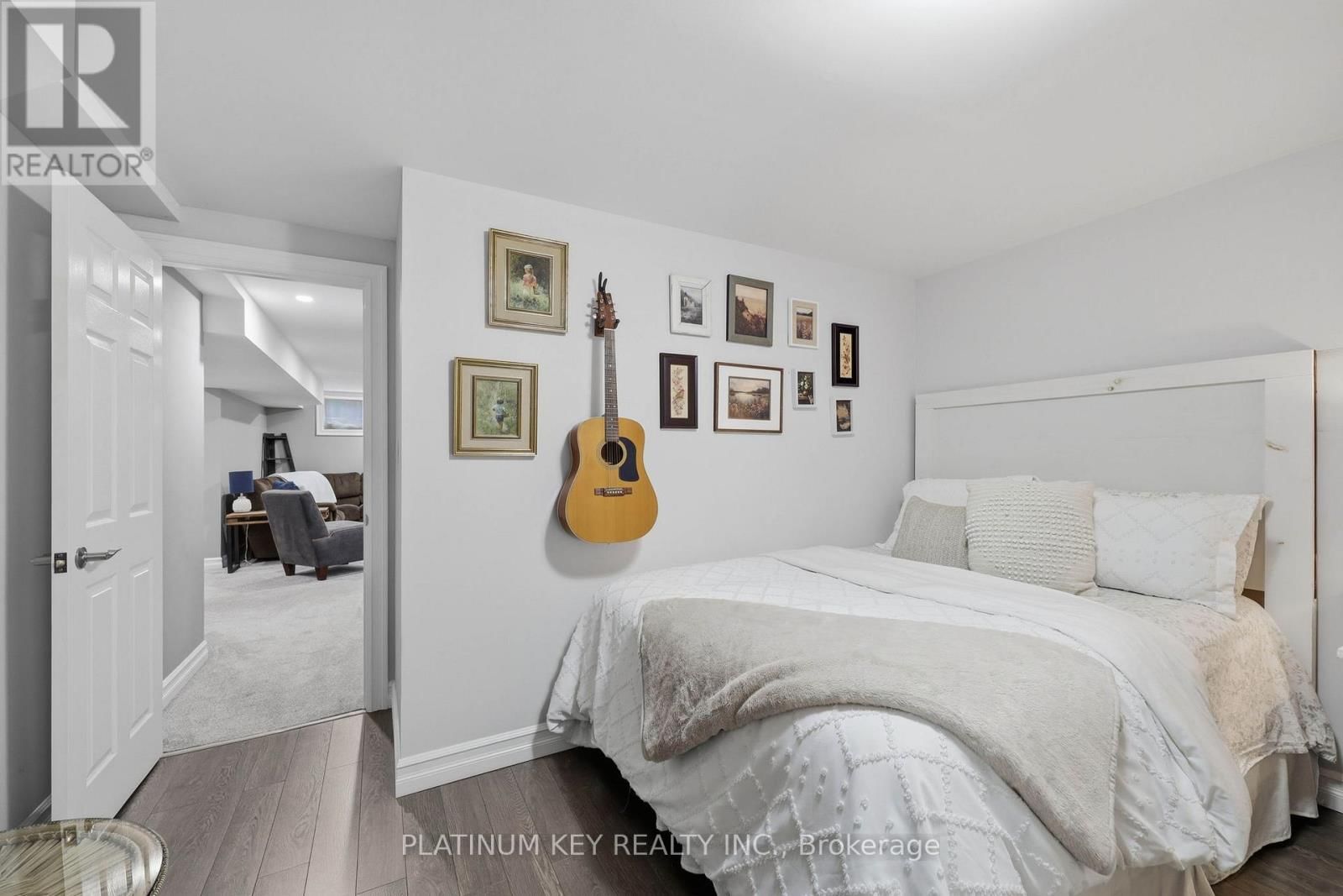 979 MOY CRESCENT Image 39