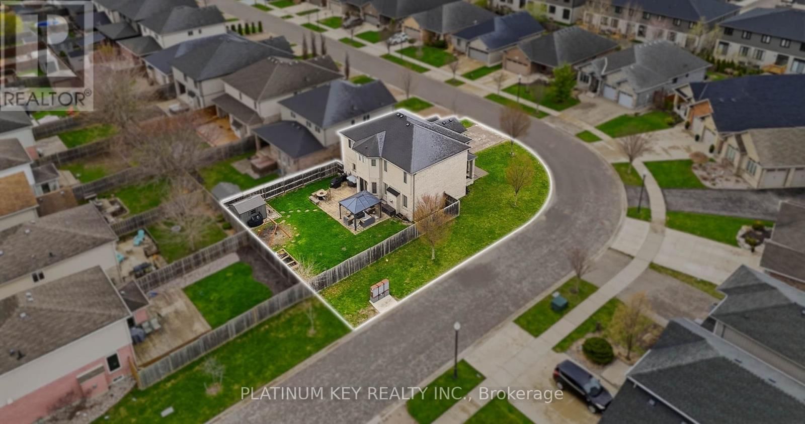 979 MOY CRESCENT Image 44