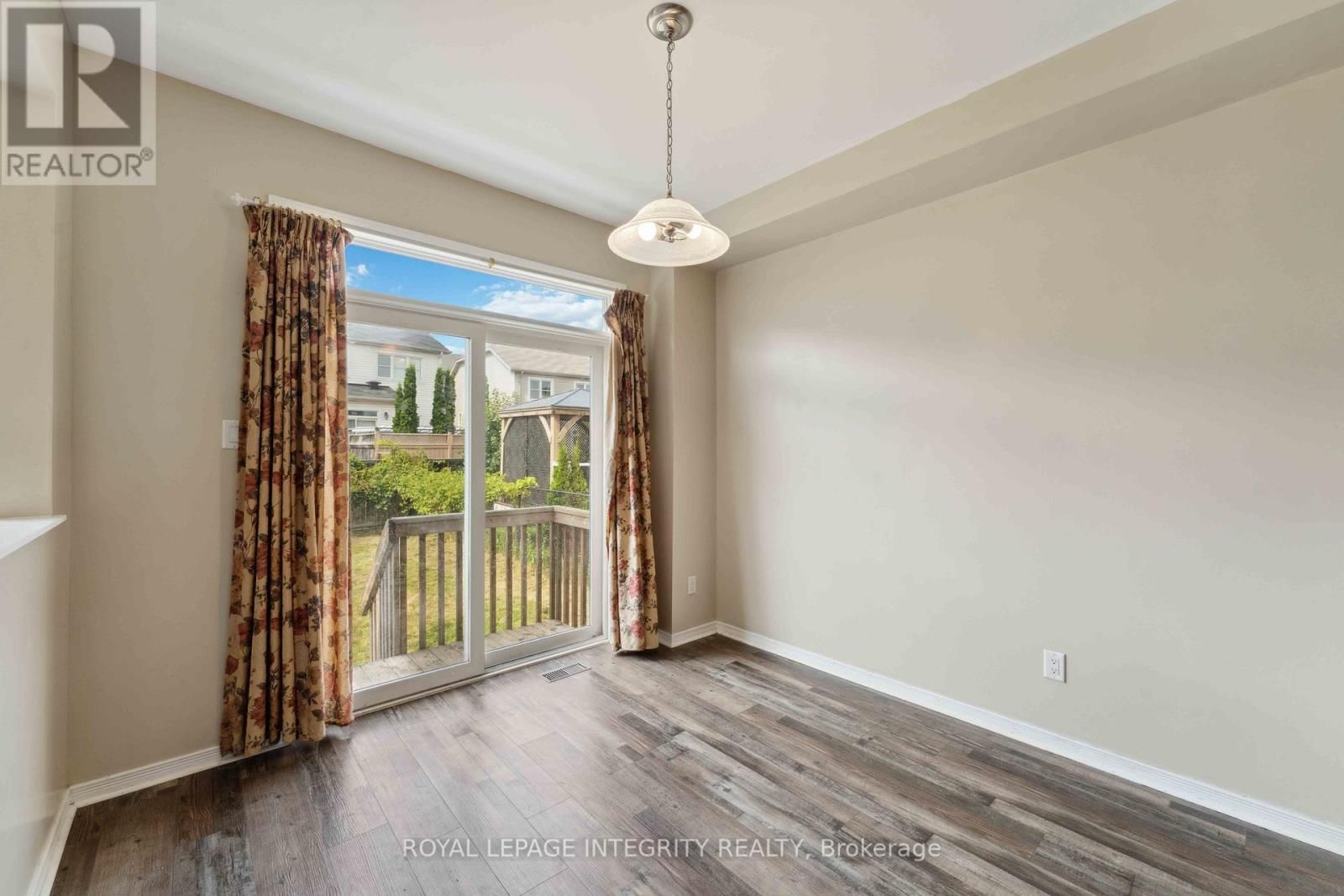 215 HUNTSVILLE DRIVE Image 10