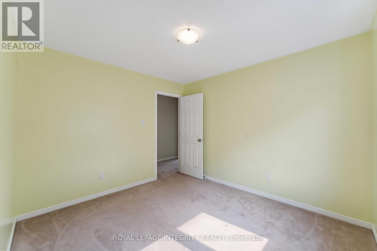 215 HUNTSVILLE DRIVE Image 37