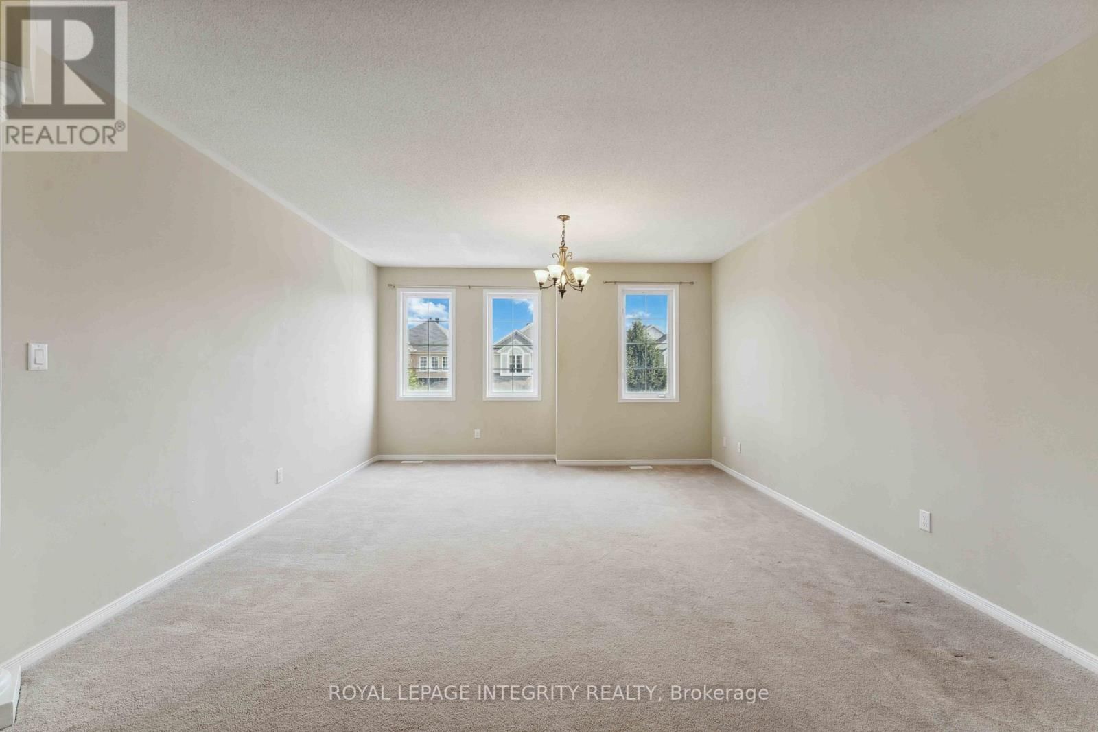 215 HUNTSVILLE DRIVE Image 7