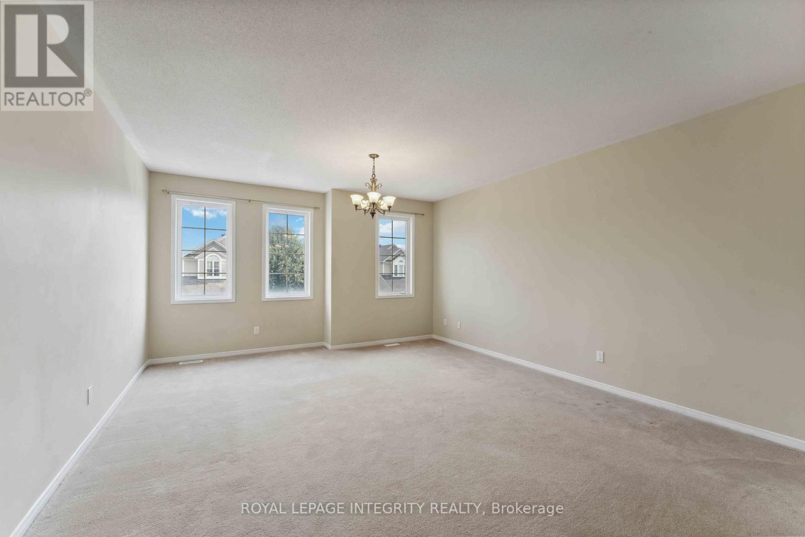 215 HUNTSVILLE DRIVE Image 8