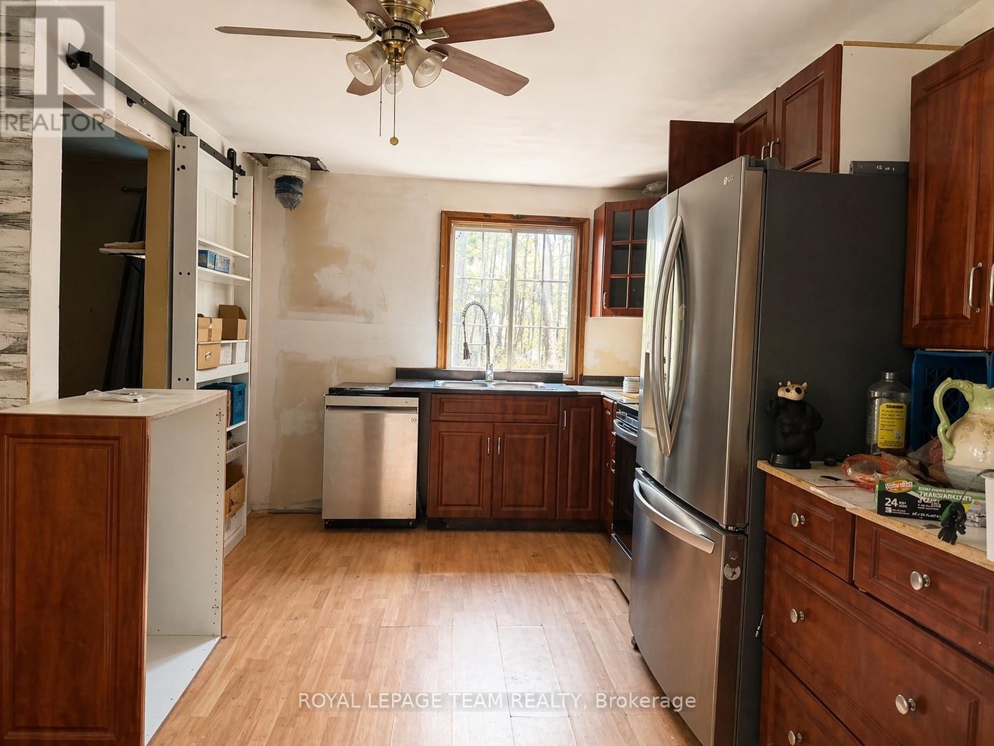 6 GRANNY LANE Image 15