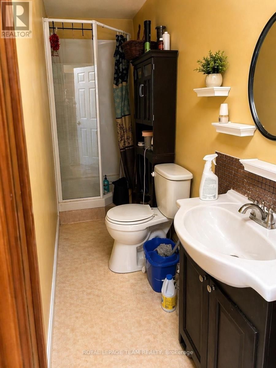 6 GRANNY LANE Image 18