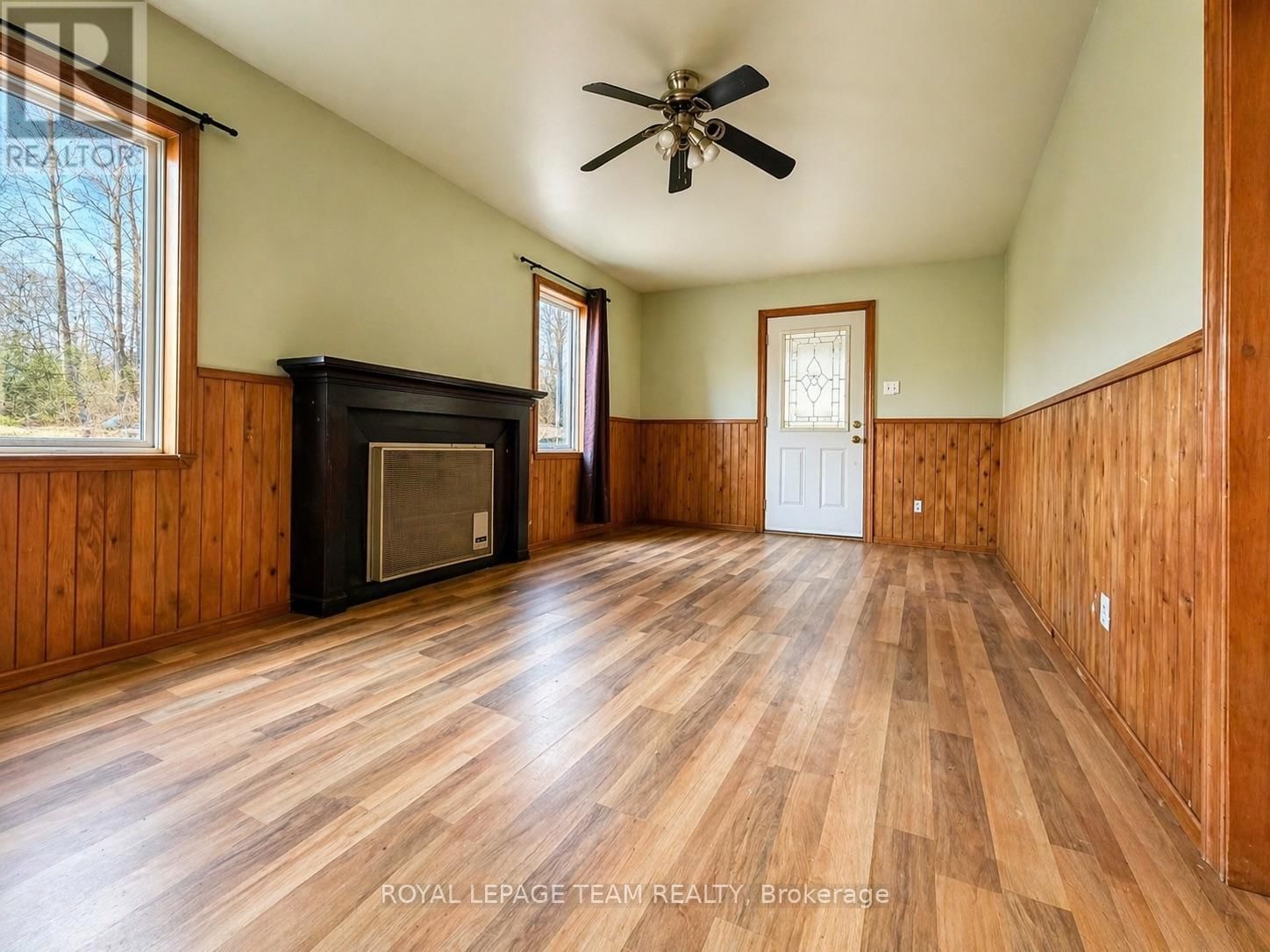 6 GRANNY LANE Image 22