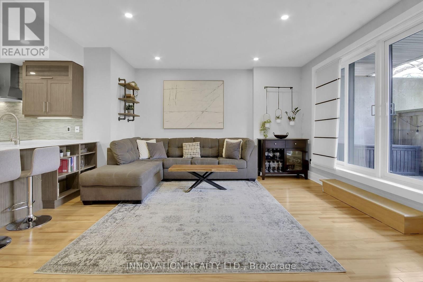 104 - 457 MCLEOD STREET Image 10