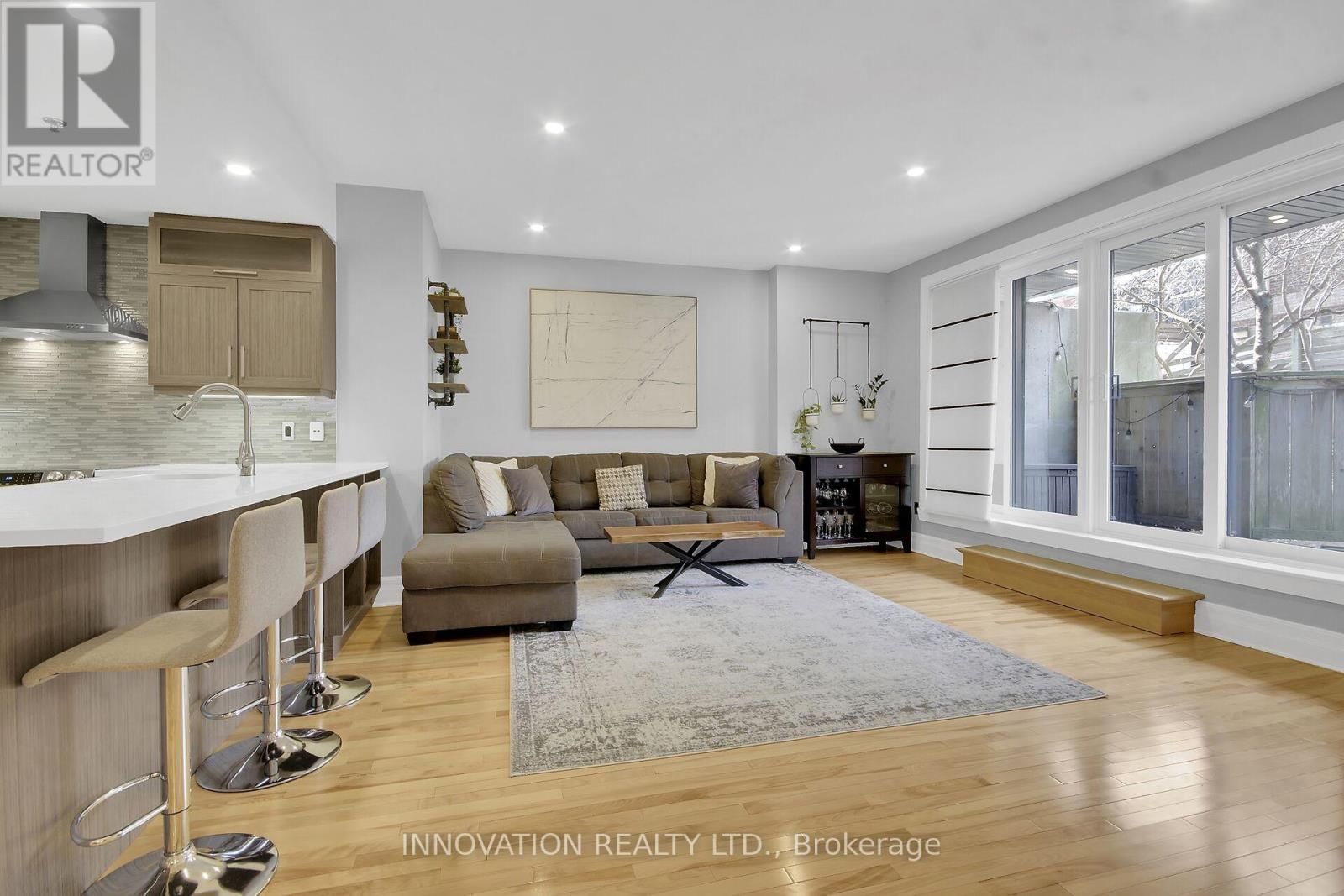 104 - 457 MCLEOD STREET Image 8