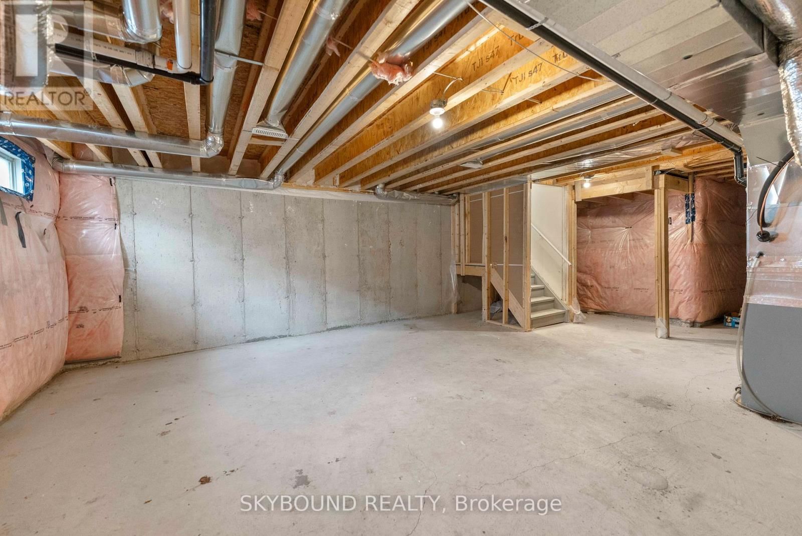 70 MUNRO CIRCLE Image 13