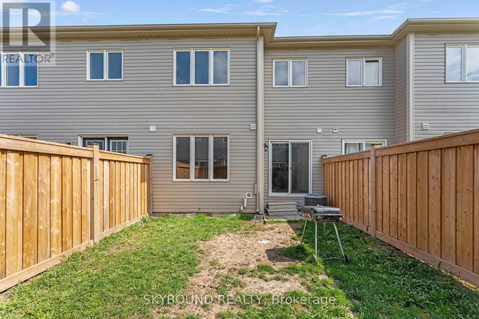 70 MUNRO CIRCLE Image 14