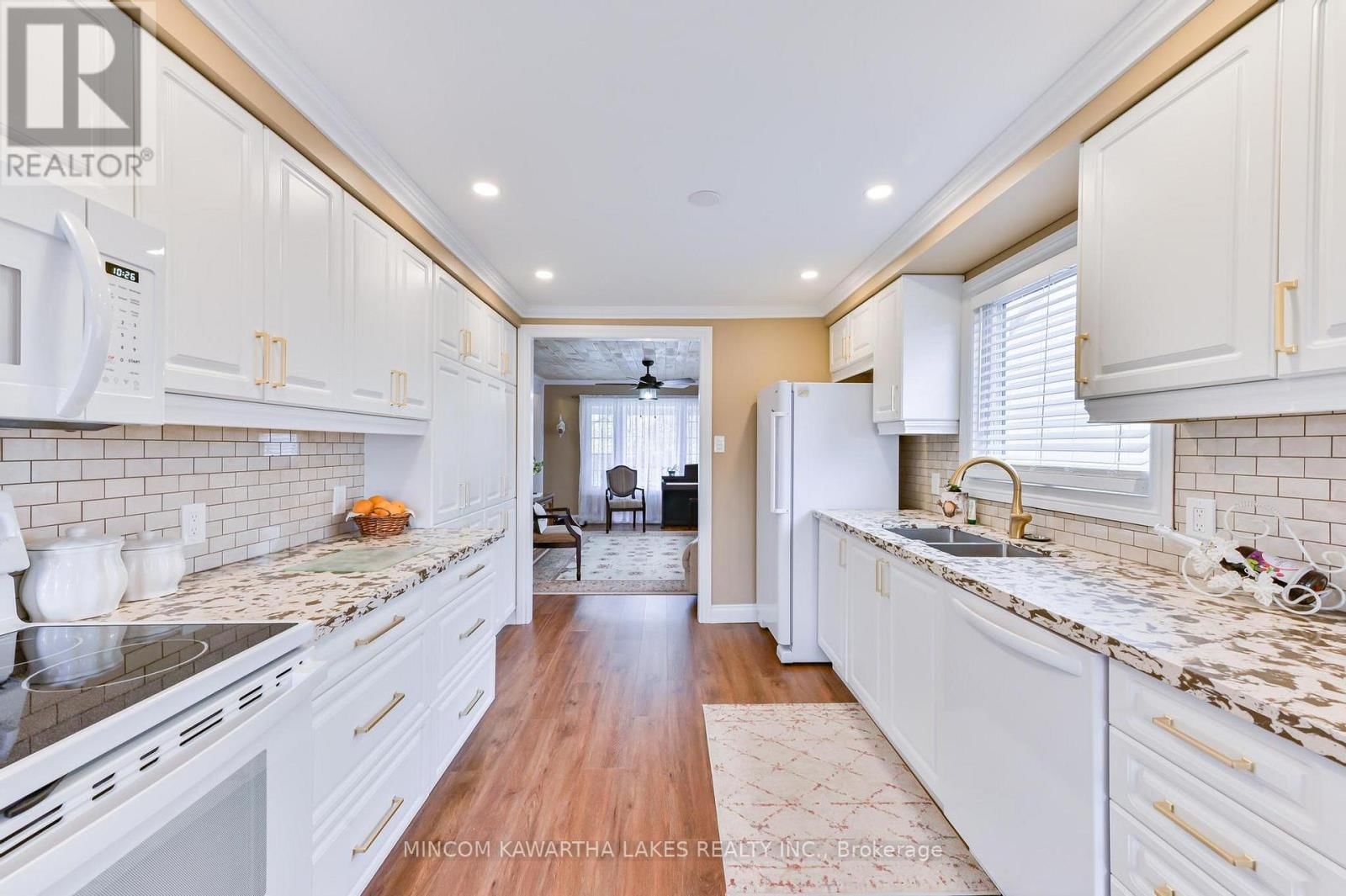 374 GRADY AVENUE Image 10