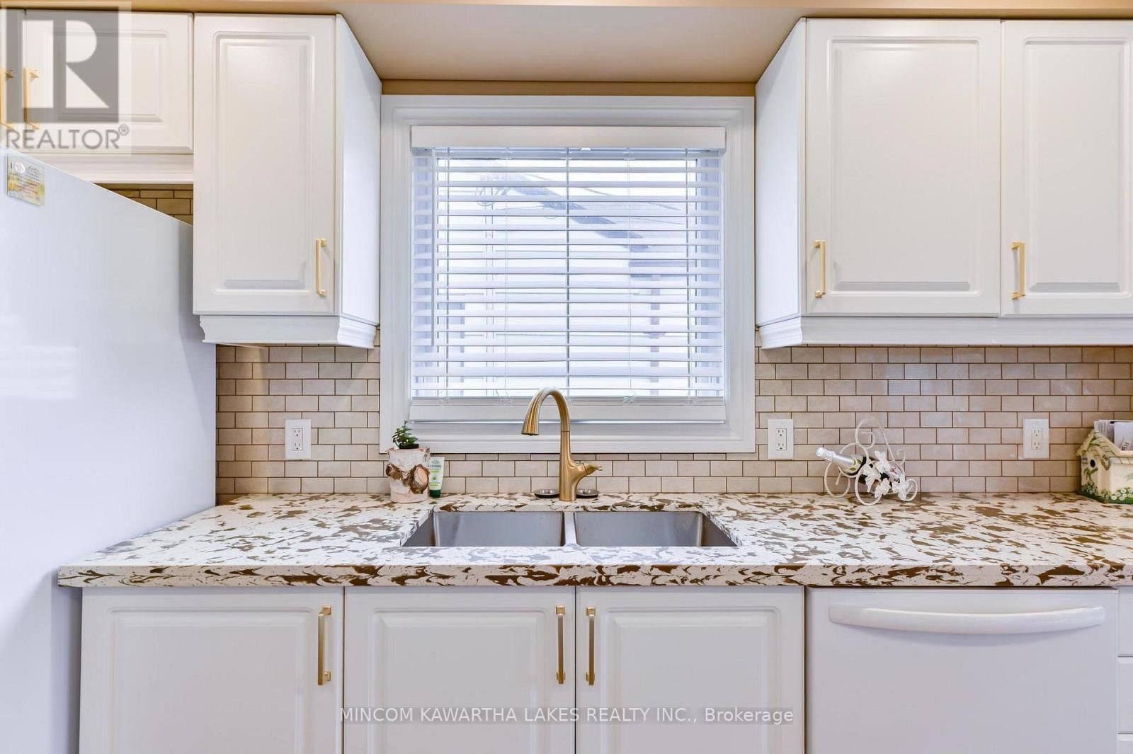 374 GRADY AVENUE Image 11