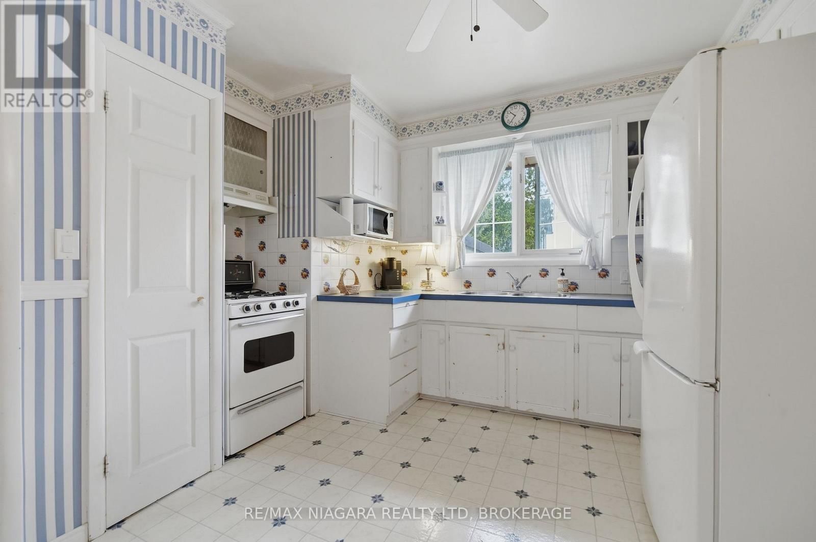 277 LAKESHORE ROAD Image 4