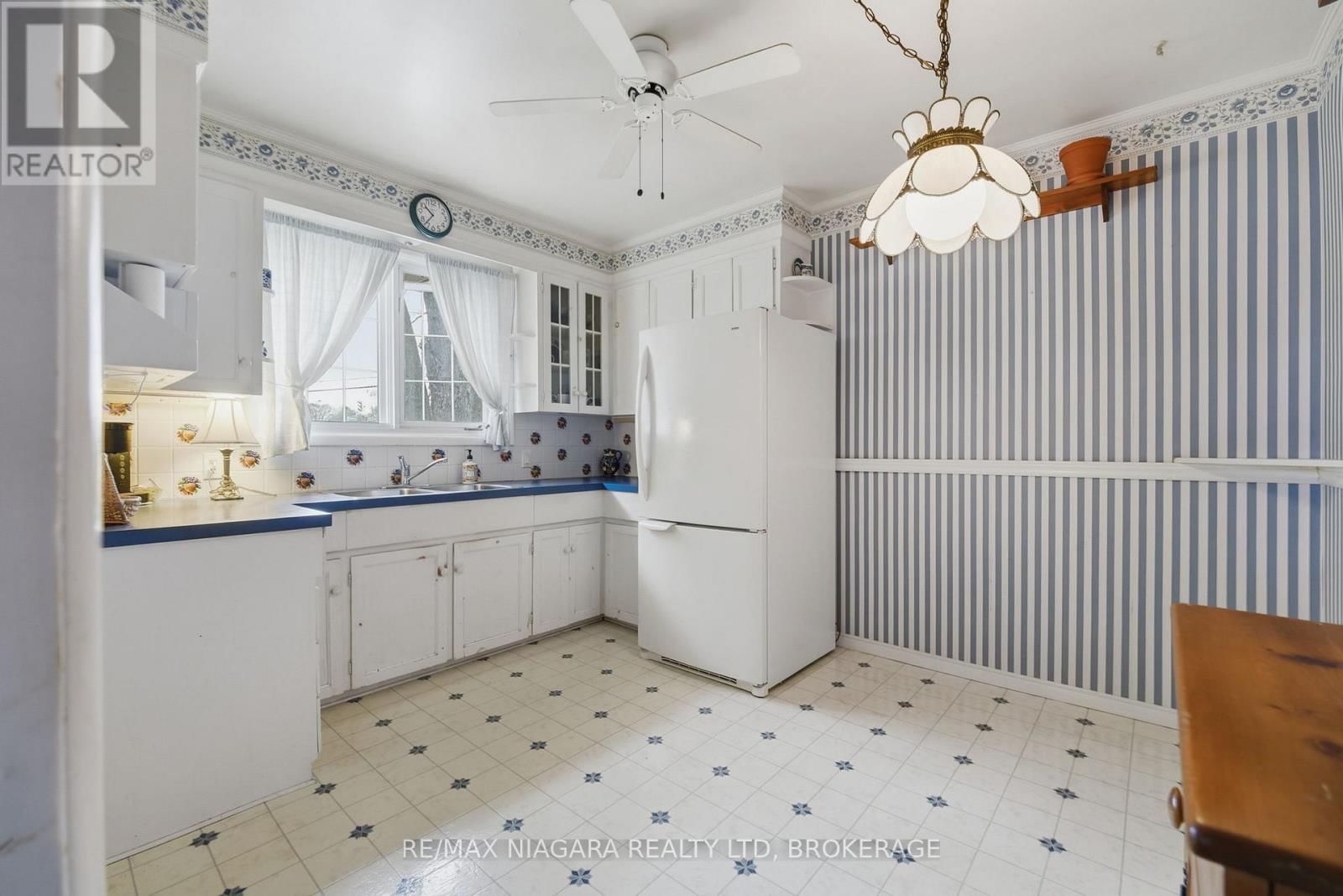 277 LAKESHORE ROAD Image 5