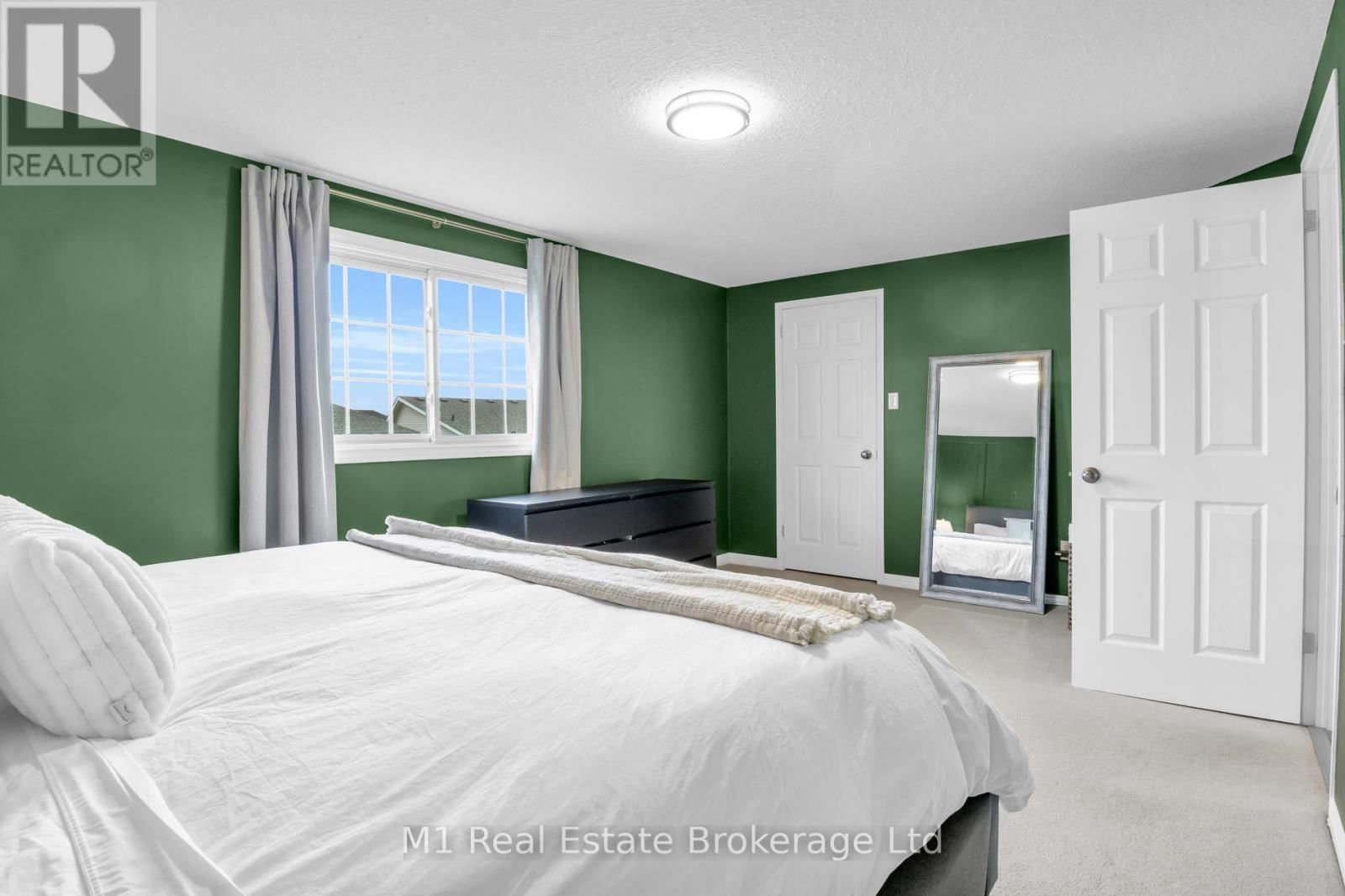 90 CEDARVALE AVENUE Image 25