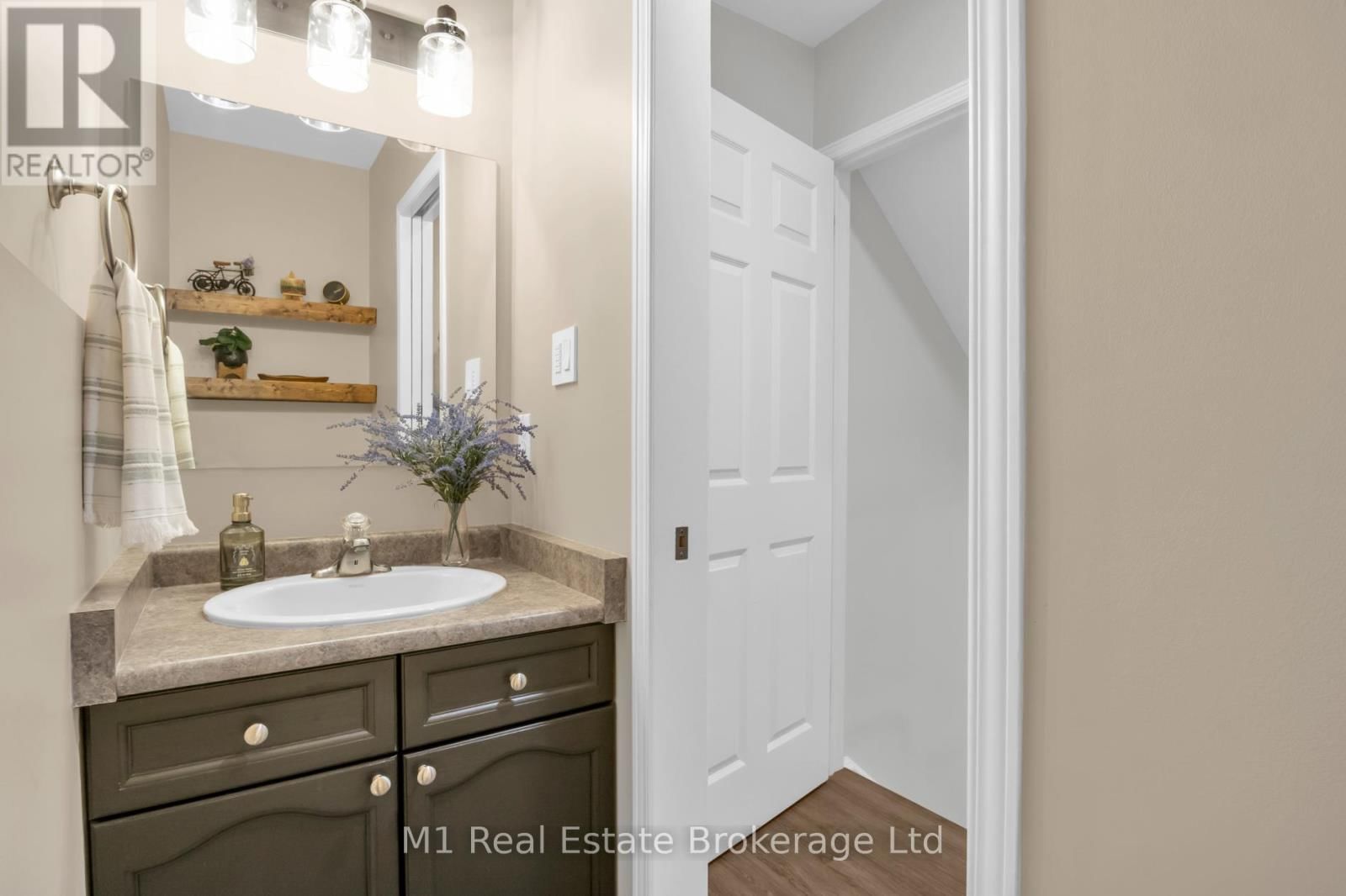 90 CEDARVALE AVENUE Image 26