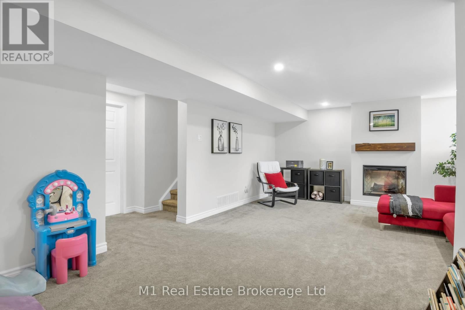 90 CEDARVALE AVENUE Image 30