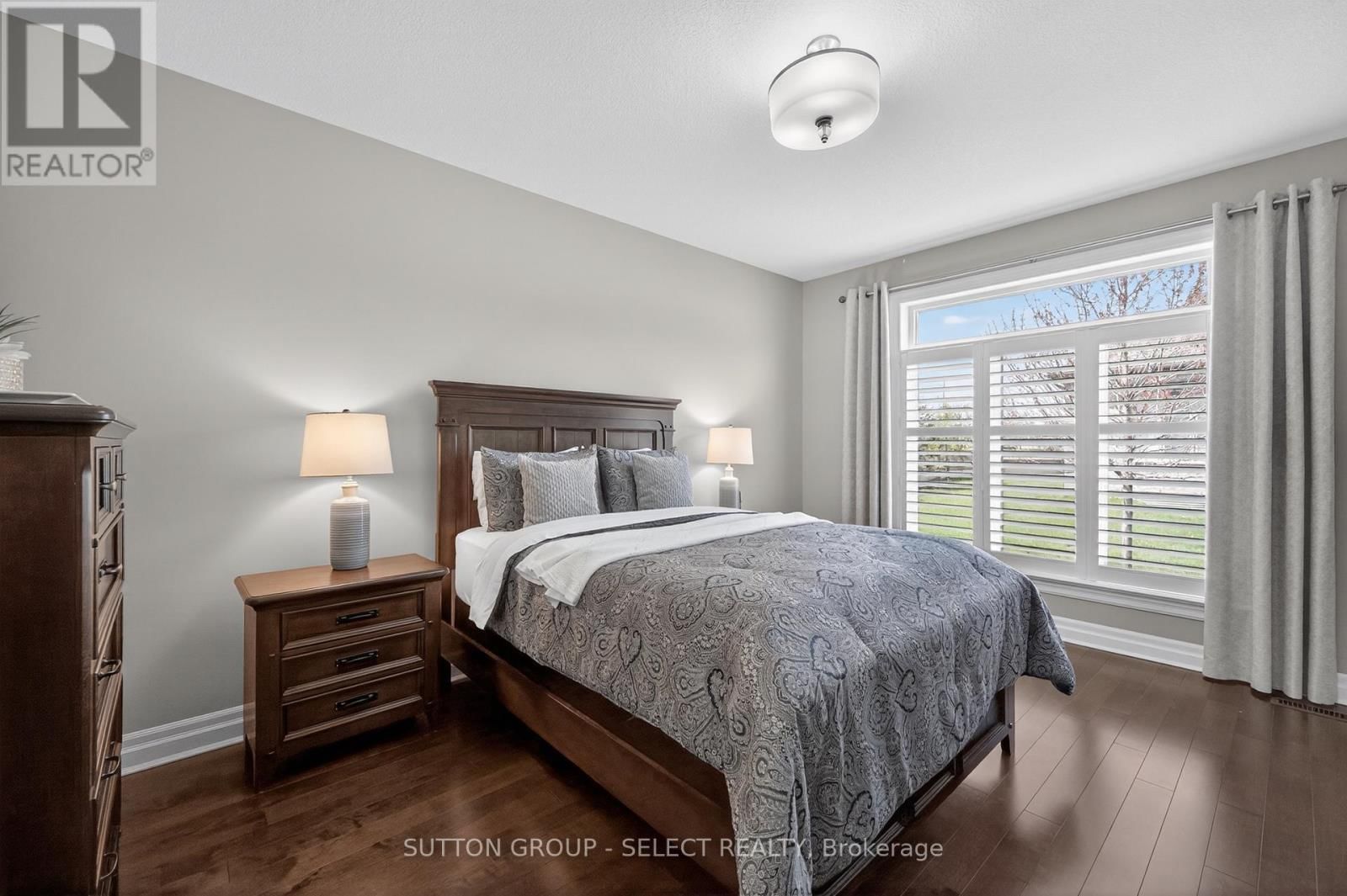 30 - 725 EAGLETRACE DRIVE Image 15