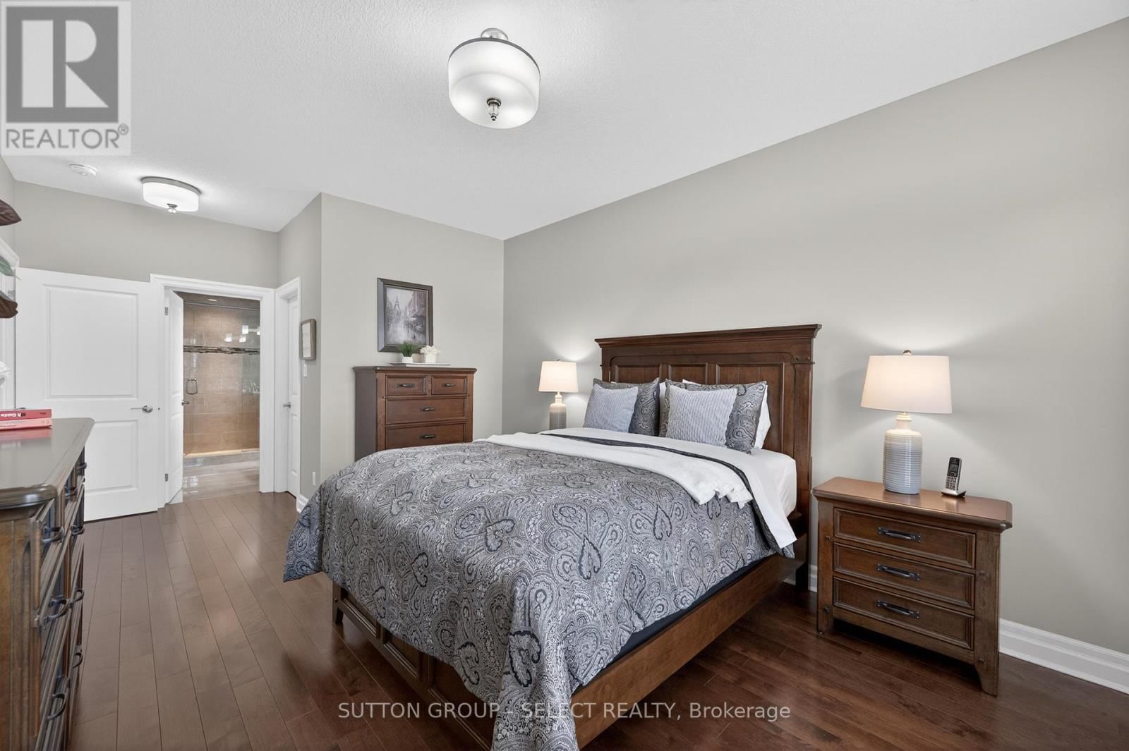 30 - 725 EAGLETRACE DRIVE Image 16