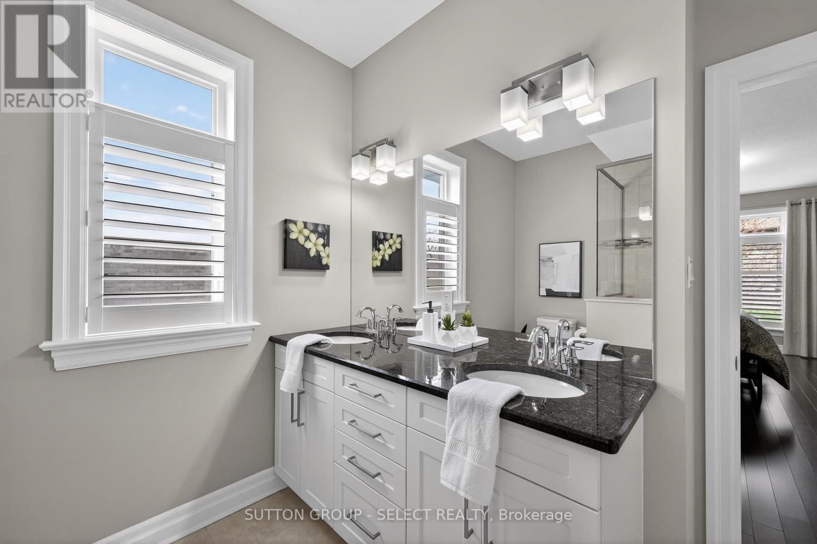 30 - 725 EAGLETRACE DRIVE Image 18