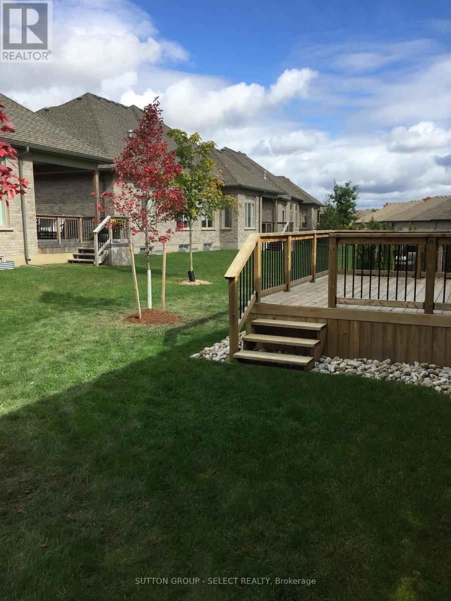 30 - 725 EAGLETRACE DRIVE Image 28