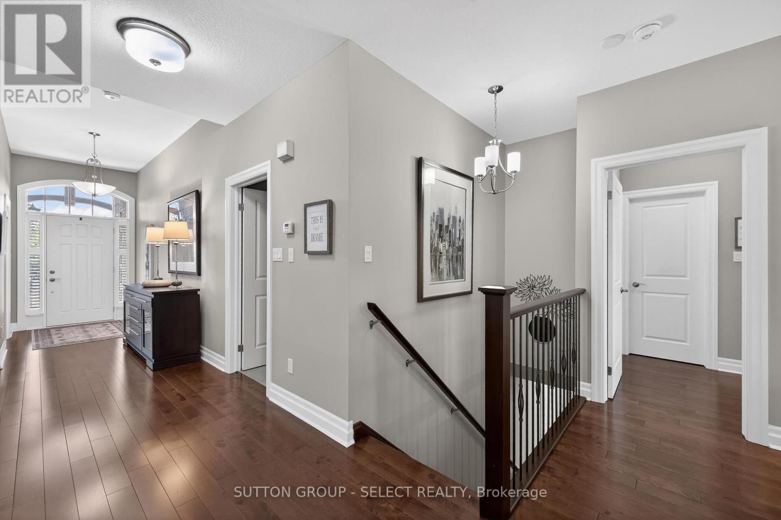 30 - 725 EAGLETRACE DRIVE Image 3