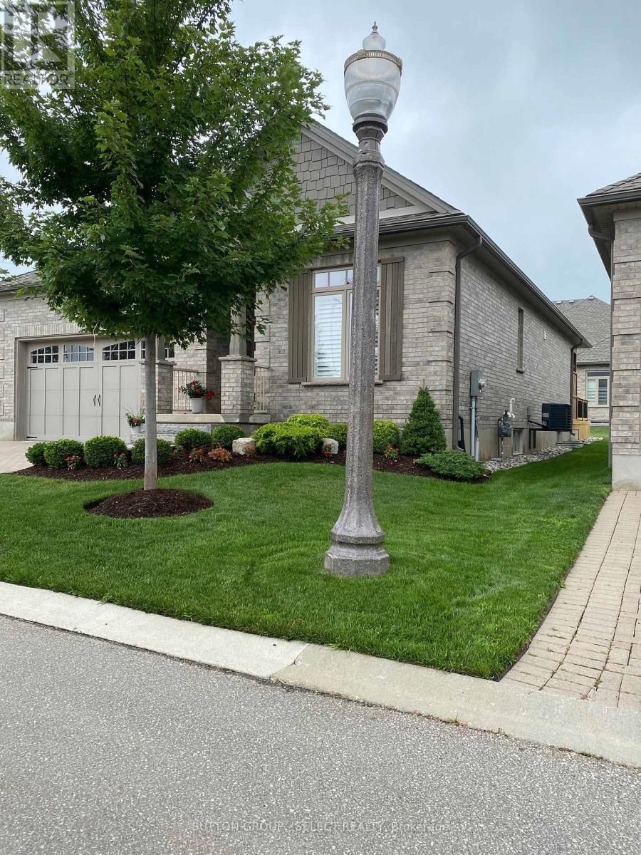 30 - 725 EAGLETRACE DRIVE Image 30