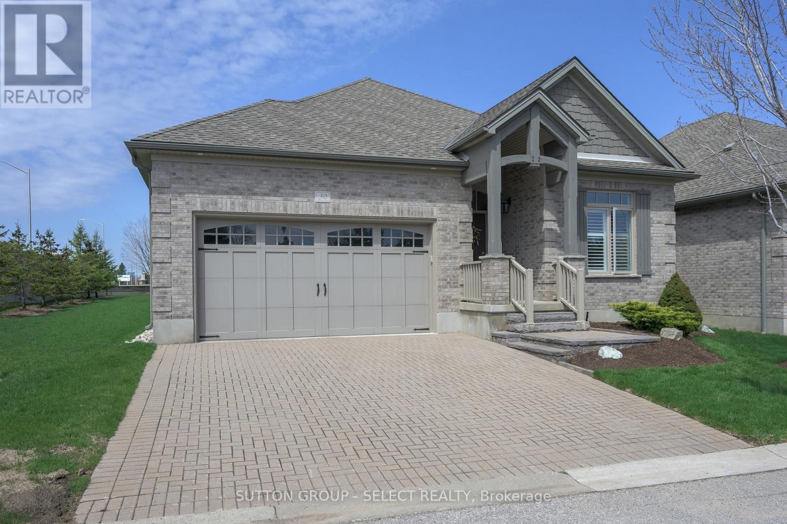 30 - 725 EAGLETRACE DRIVE Image 39