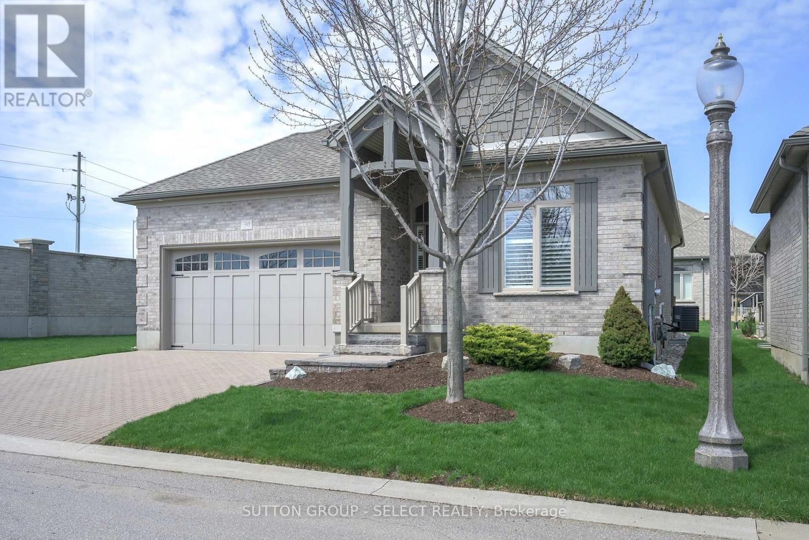 30 - 725 EAGLETRACE DRIVE Image 40