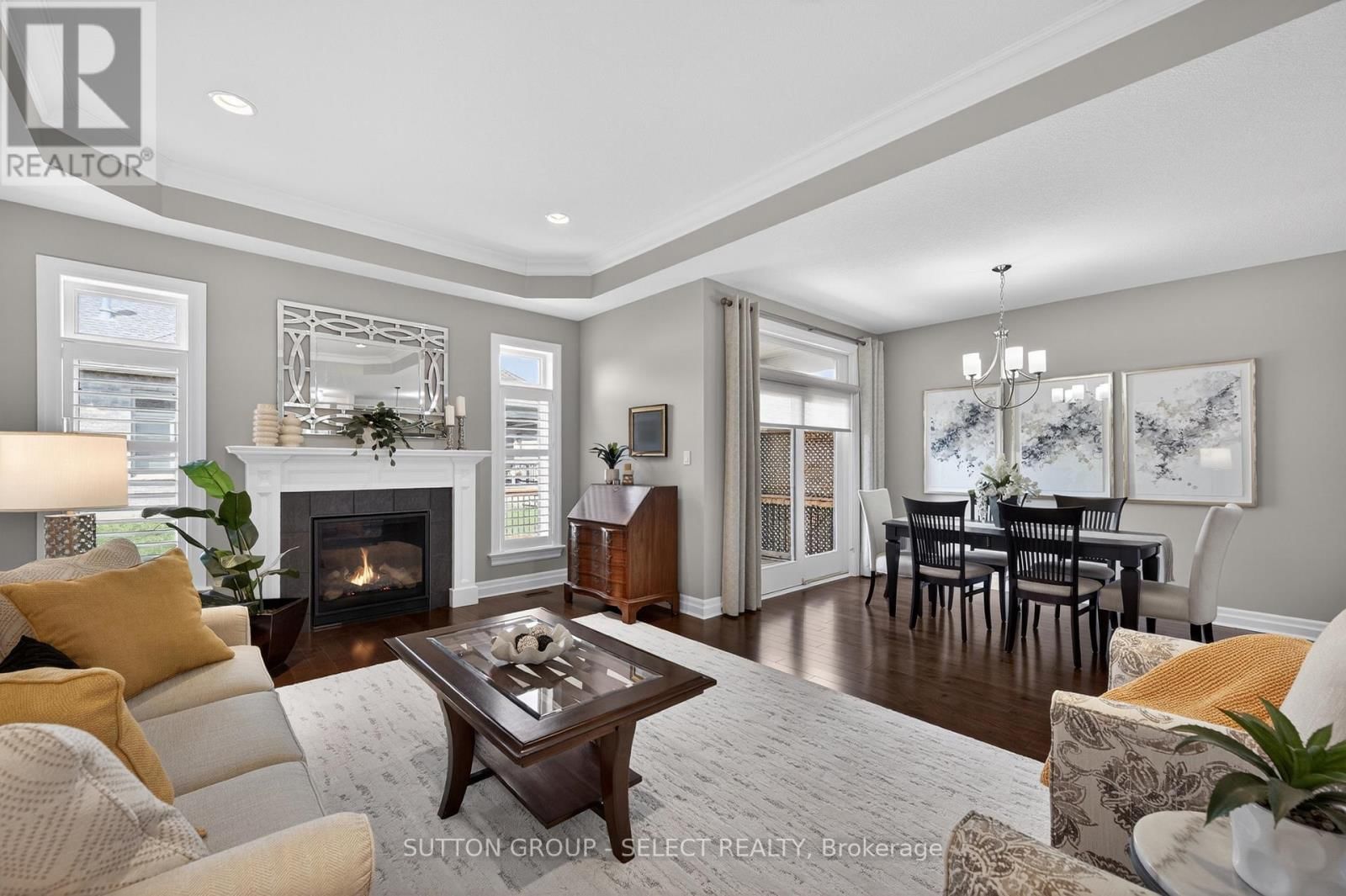 30 - 725 EAGLETRACE DRIVE Image 5