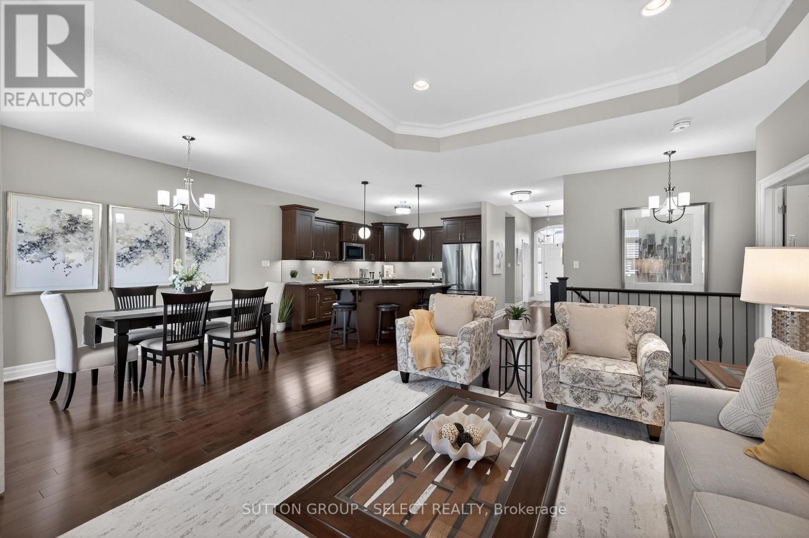 30 - 725 EAGLETRACE DRIVE Image 6