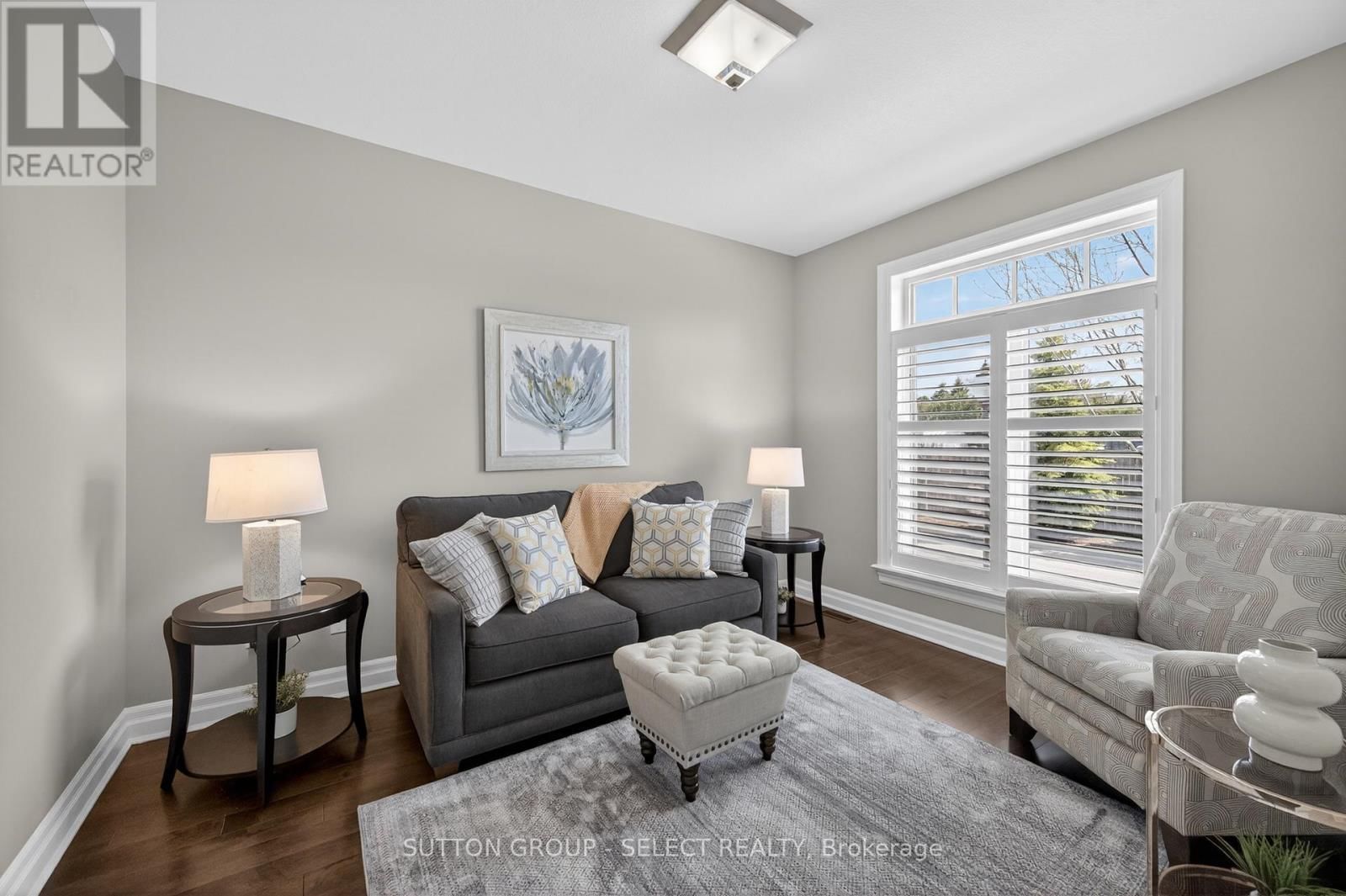 30 - 725 EAGLETRACE DRIVE Image 7