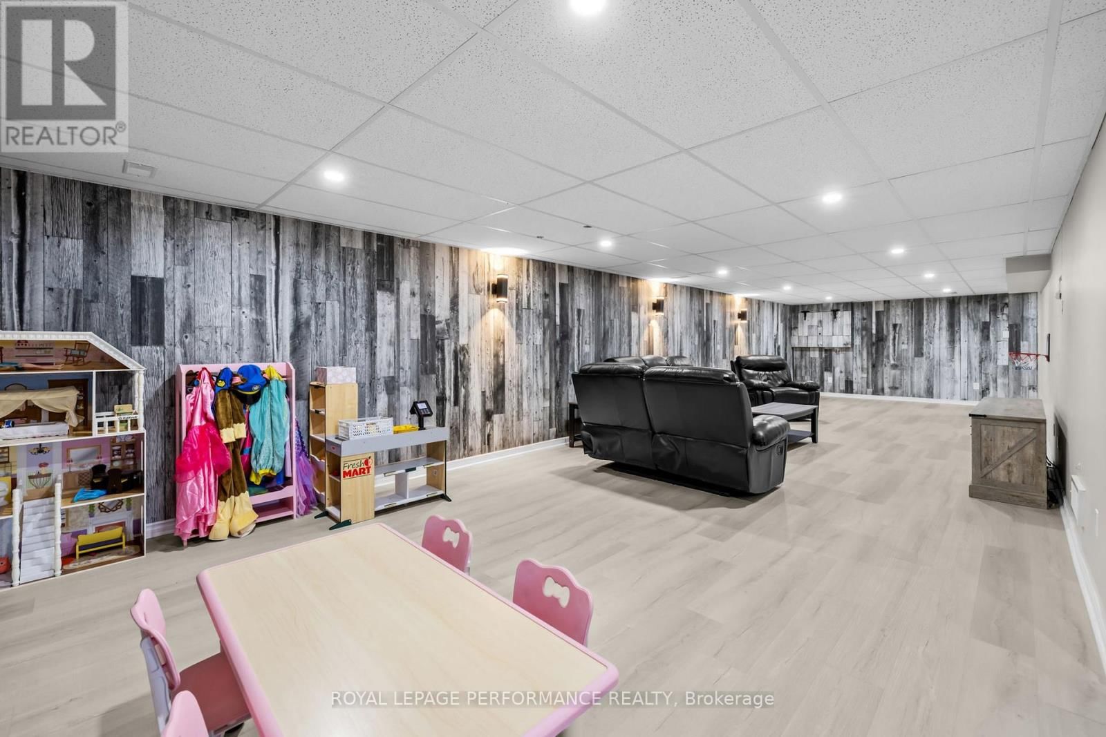 1547 ST JACQUES ROAD Image 29