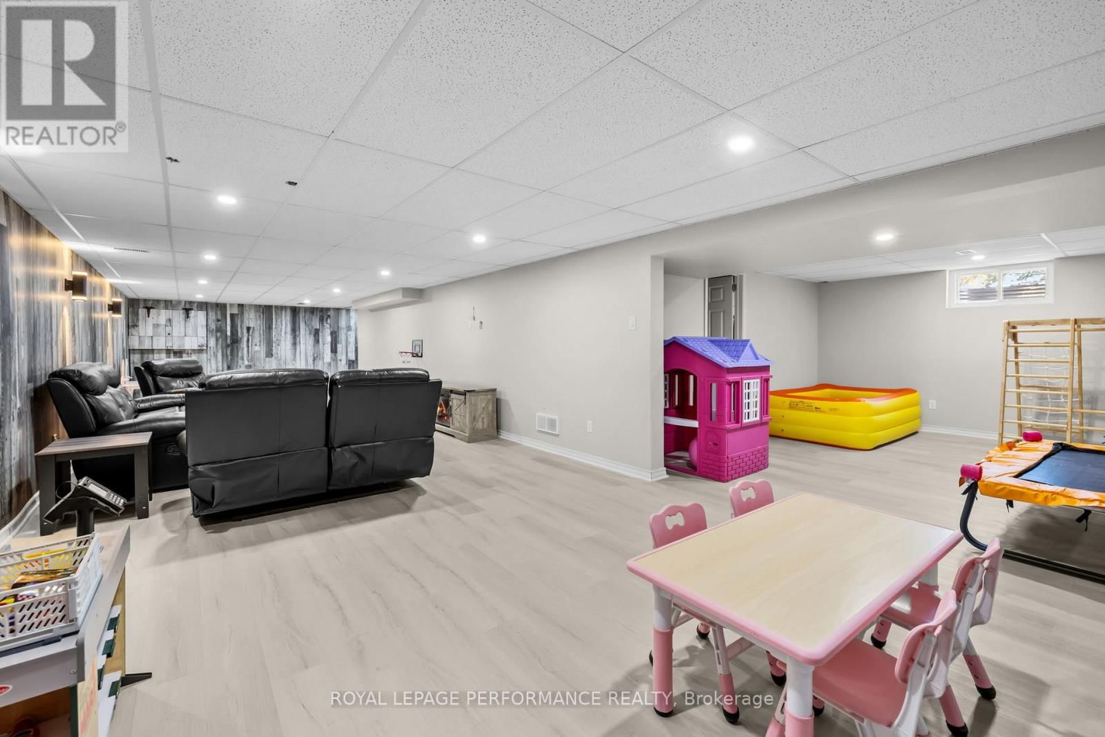 1547 ST JACQUES ROAD Image 30