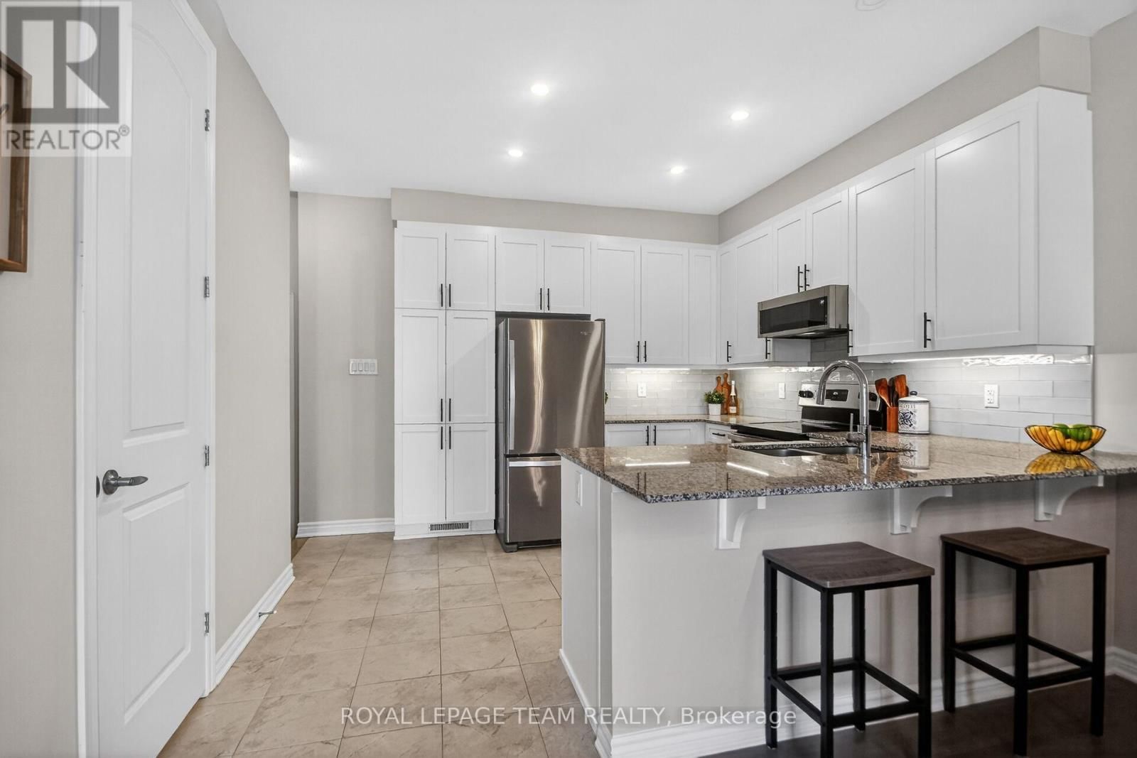 802 BASCULE PLACE Image 11