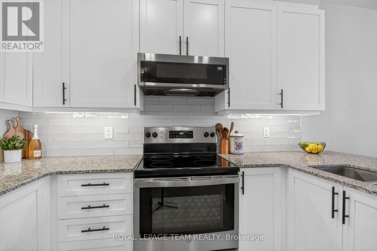 802 BASCULE PLACE Image 14