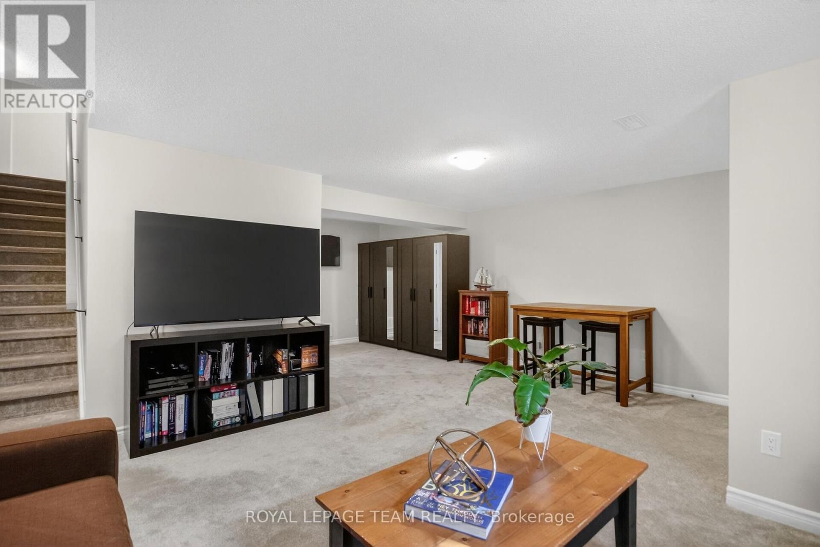 802 BASCULE PLACE Image 25