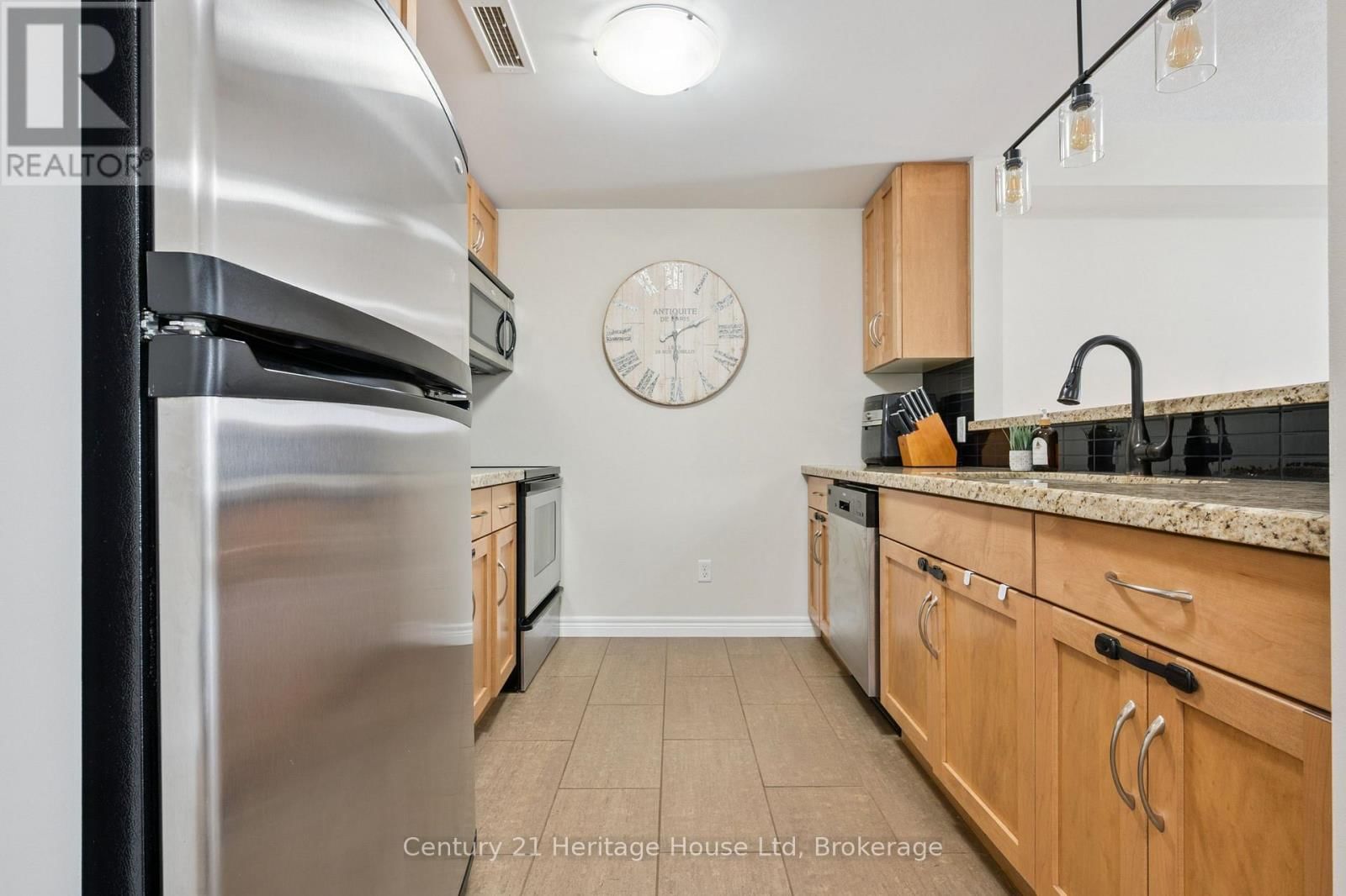 207 - 901 PAISLEY ROAD Image 18