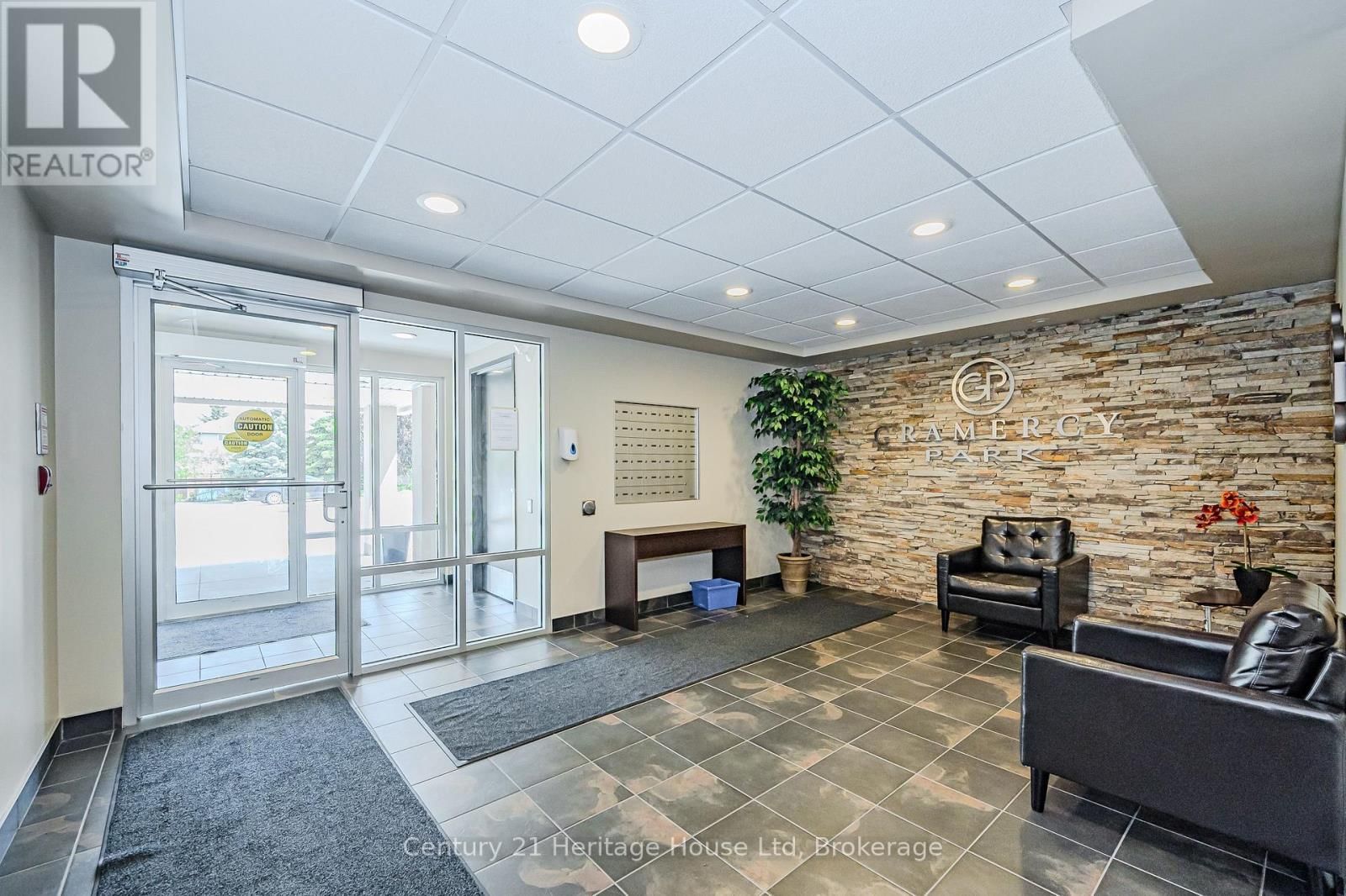 207 - 901 PAISLEY ROAD Image 7