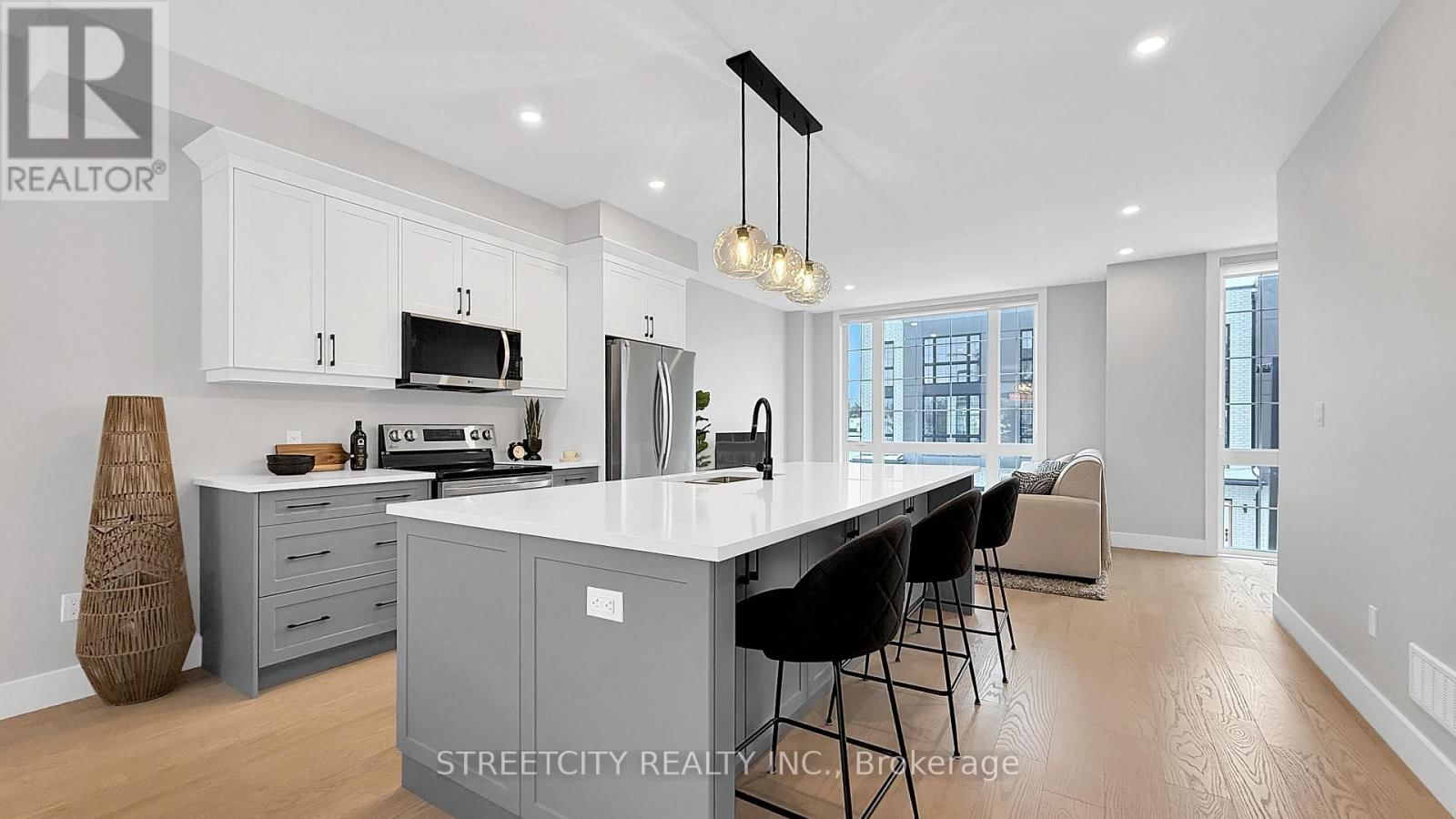 9 - 2500 MAIN STREET Image 10