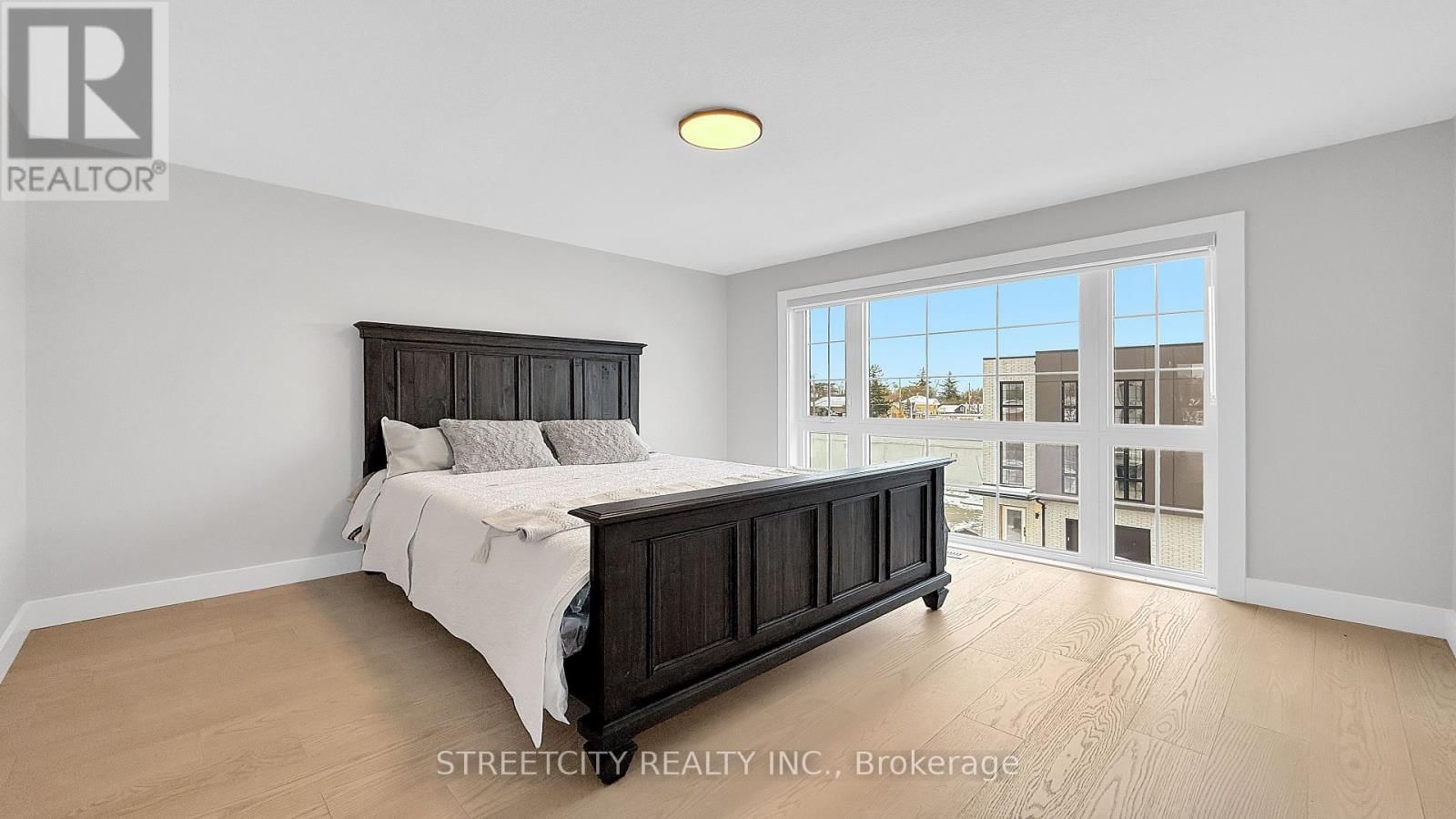 9 - 2500 MAIN STREET Image 14