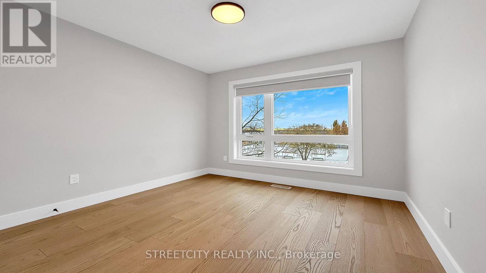 9 - 2500 MAIN STREET Image 18